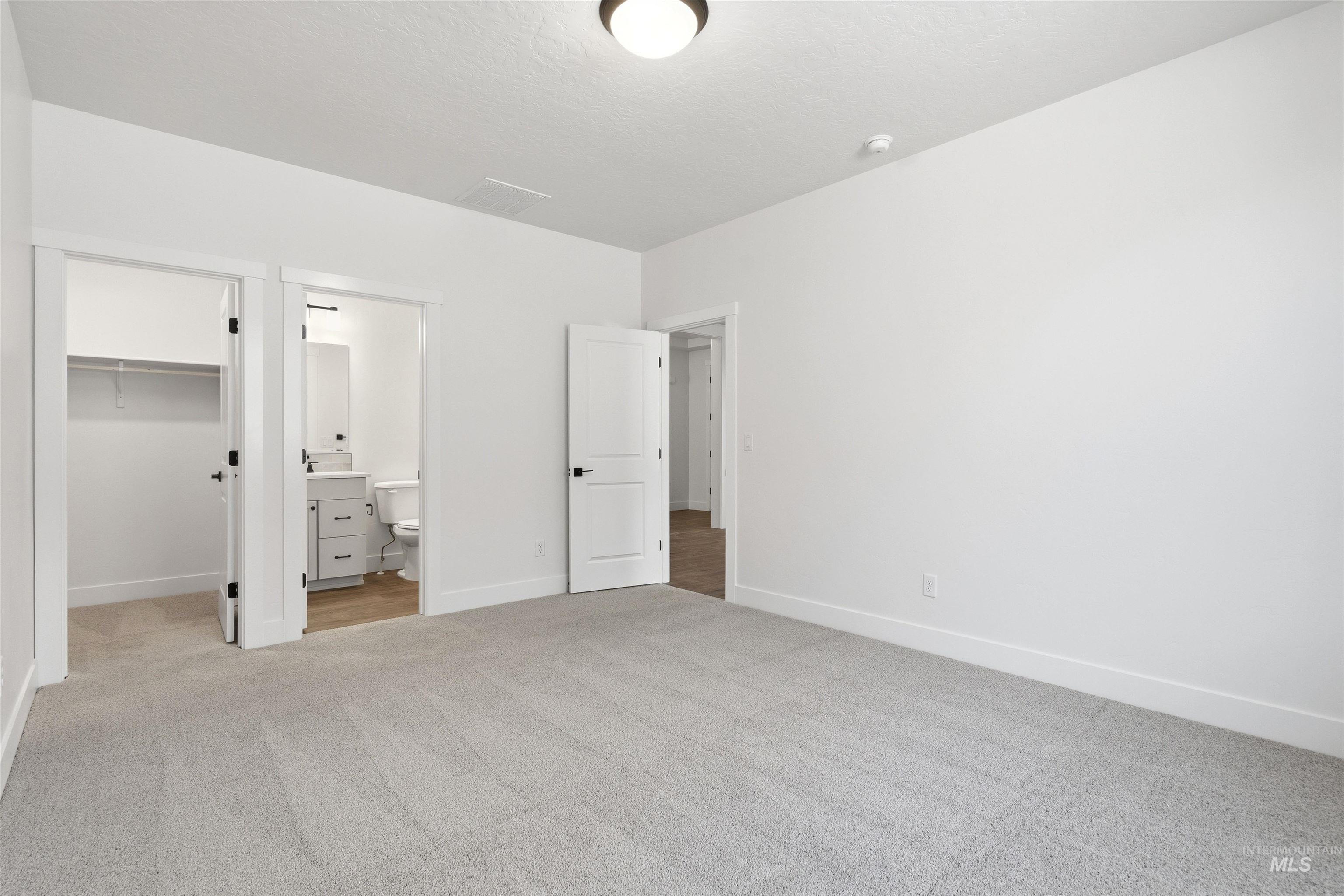 5702 N Chestnut Hill Way, Meridian, Idaho 83646, 3 Bedrooms, 3.5 Bathrooms, Residential For Sale, Price $719,990, 98968712