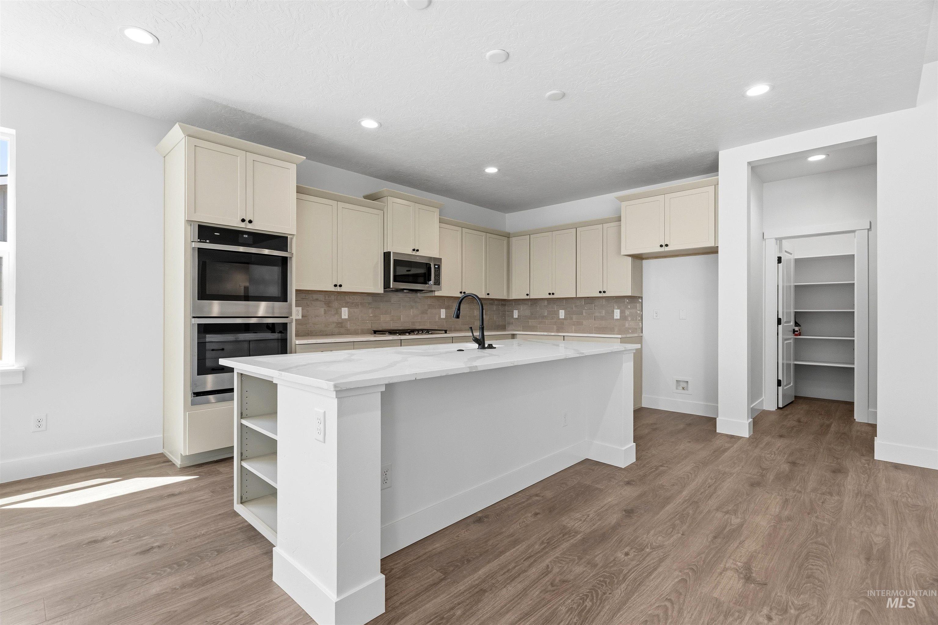 5702 N Chestnut Hill Way, Meridian, Idaho 83646, 3 Bedrooms, 3.5 Bathrooms, Residential For Sale, Price $719,990, 98968712