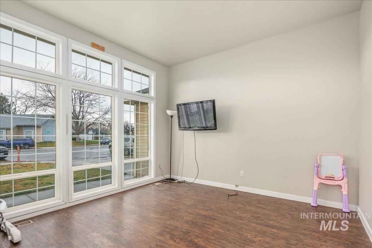 1966 N Pilgrim Avenue, Boise, Idaho 83704, 3 Bedrooms, 2 Bathrooms, Residential For Sale, Price $407,900,MLS 98968717