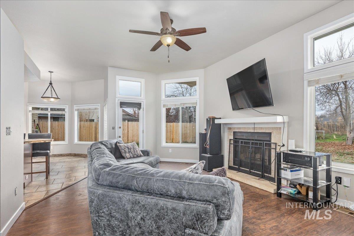 1966 N Pilgrim Avenue, Boise, Idaho 83704, 3 Bedrooms, 2 Bathrooms, Residential For Sale, Price $407,900,MLS 98968717