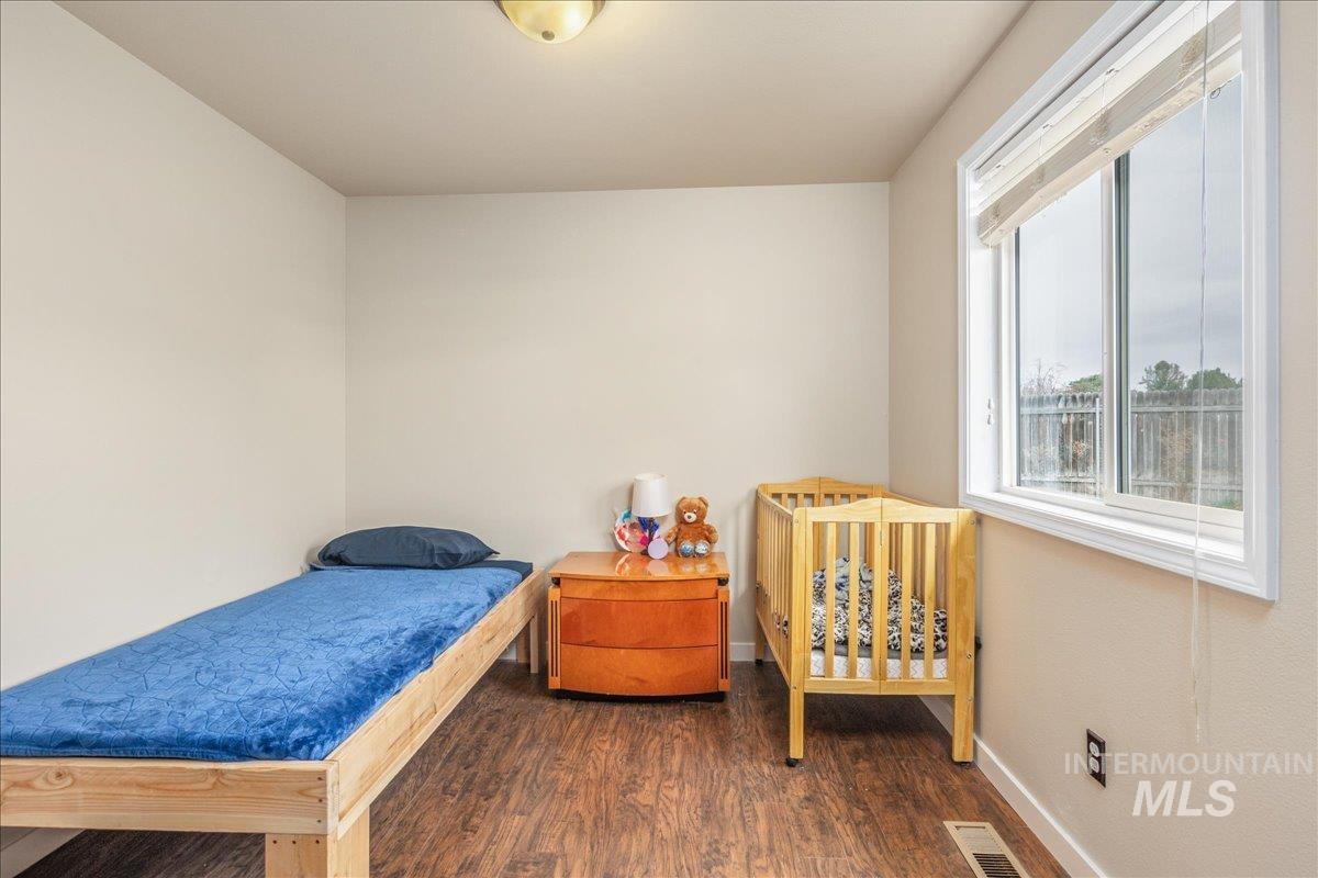 1966 N Pilgrim Avenue, Boise, Idaho 83704, 3 Bedrooms, 2 Bathrooms, Residential For Sale, Price $407,900,MLS 98968717