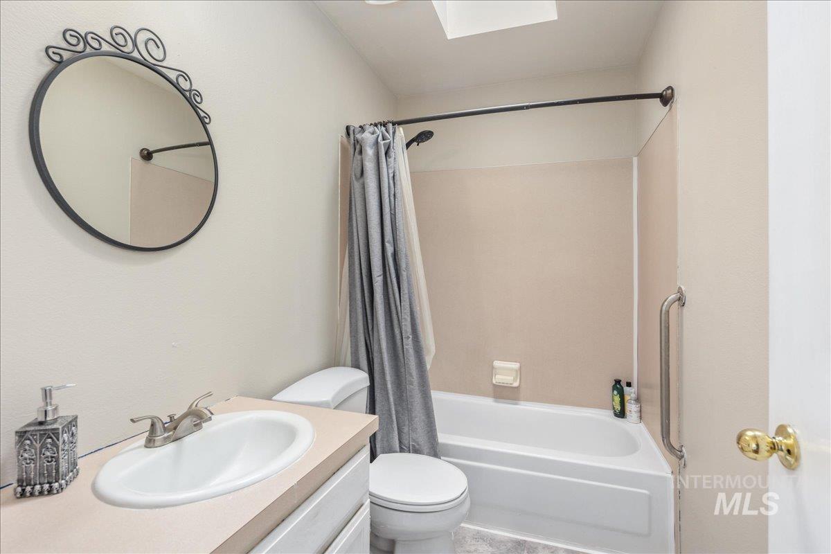 1966 N Pilgrim Avenue, Boise, Idaho 83704, 3 Bedrooms, 2 Bathrooms, Residential For Sale, Price $407,900,MLS 98968717