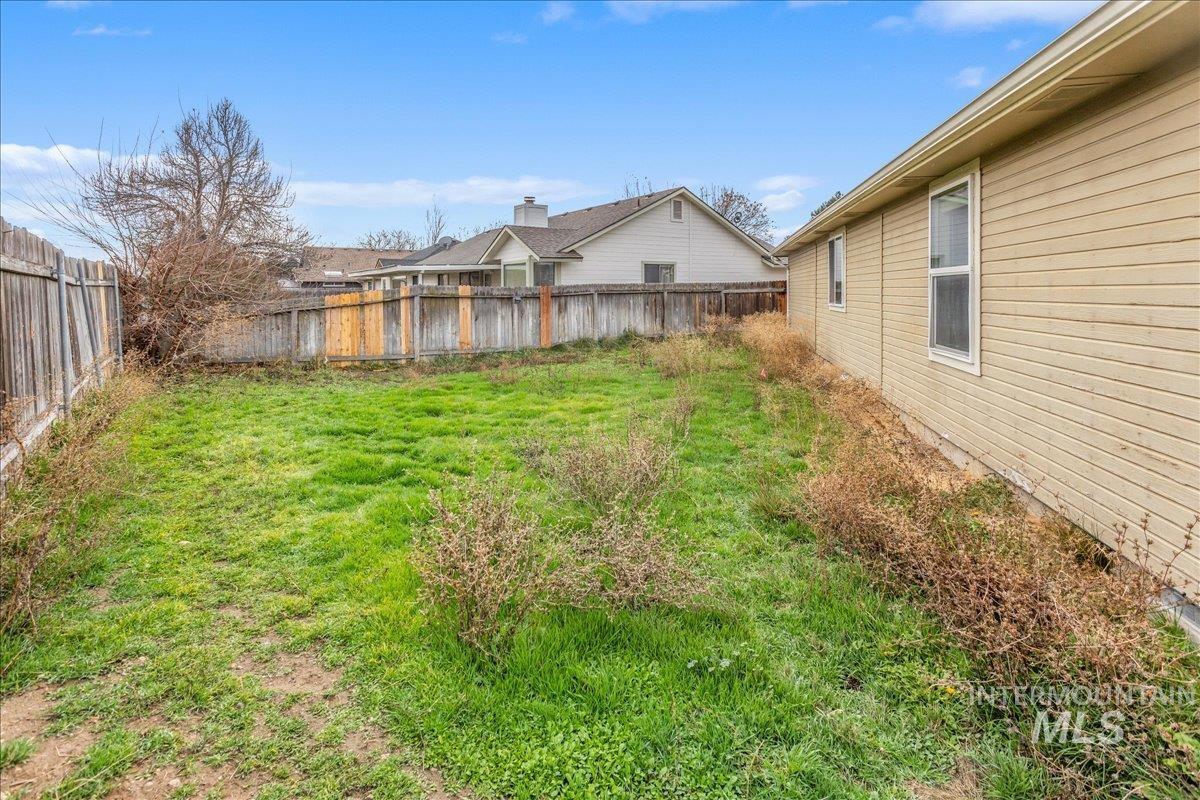 1966 N Pilgrim Avenue, Boise, Idaho 83704, 3 Bedrooms, 2 Bathrooms, Residential For Sale, Price $407,900,MLS 98968717