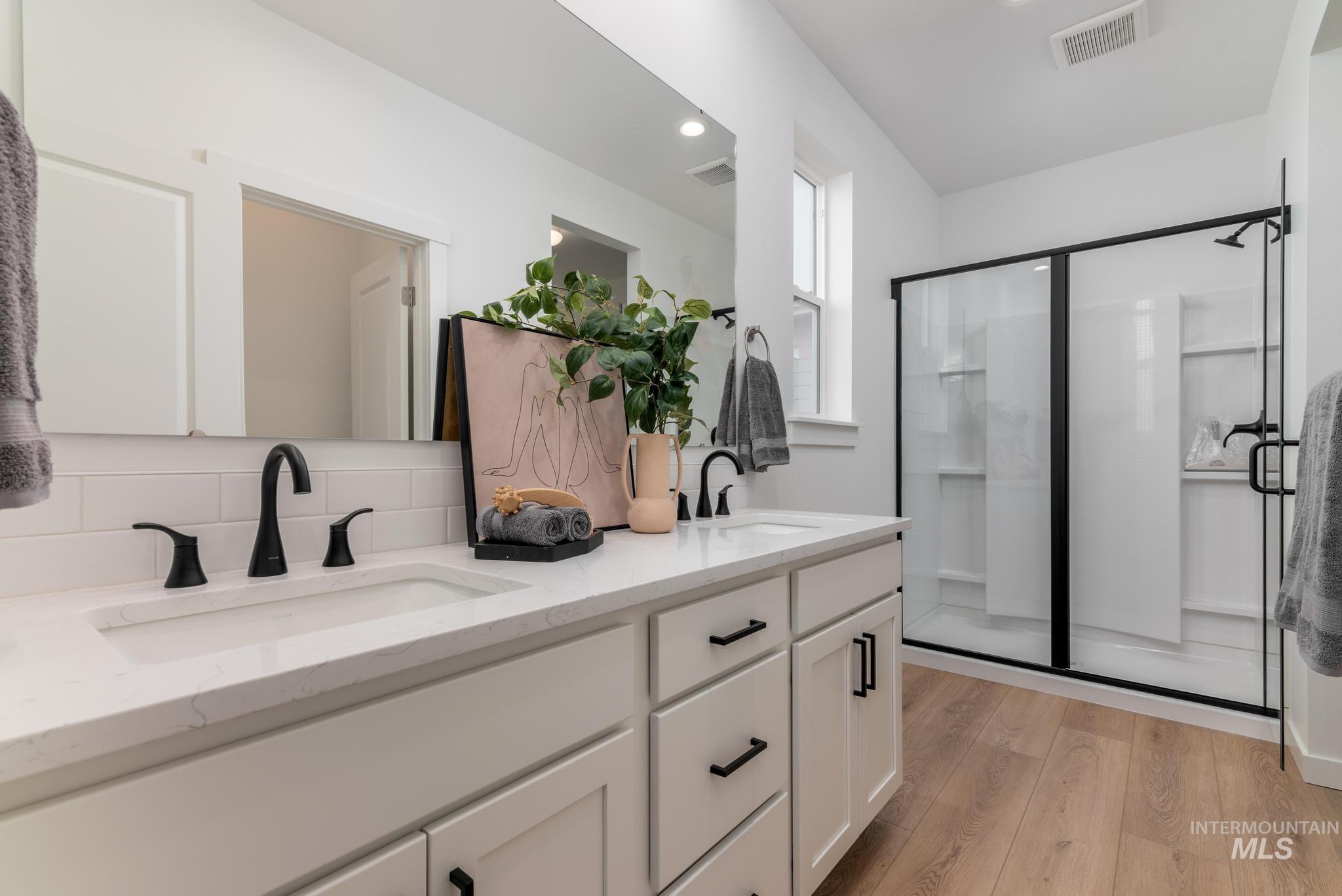 14726 Wing Spread Dr, Caldwell, Idaho 83607, 3 Bedrooms, 2.5 Bathrooms, Residential For Sale, Price $409,000,MLS 98968733