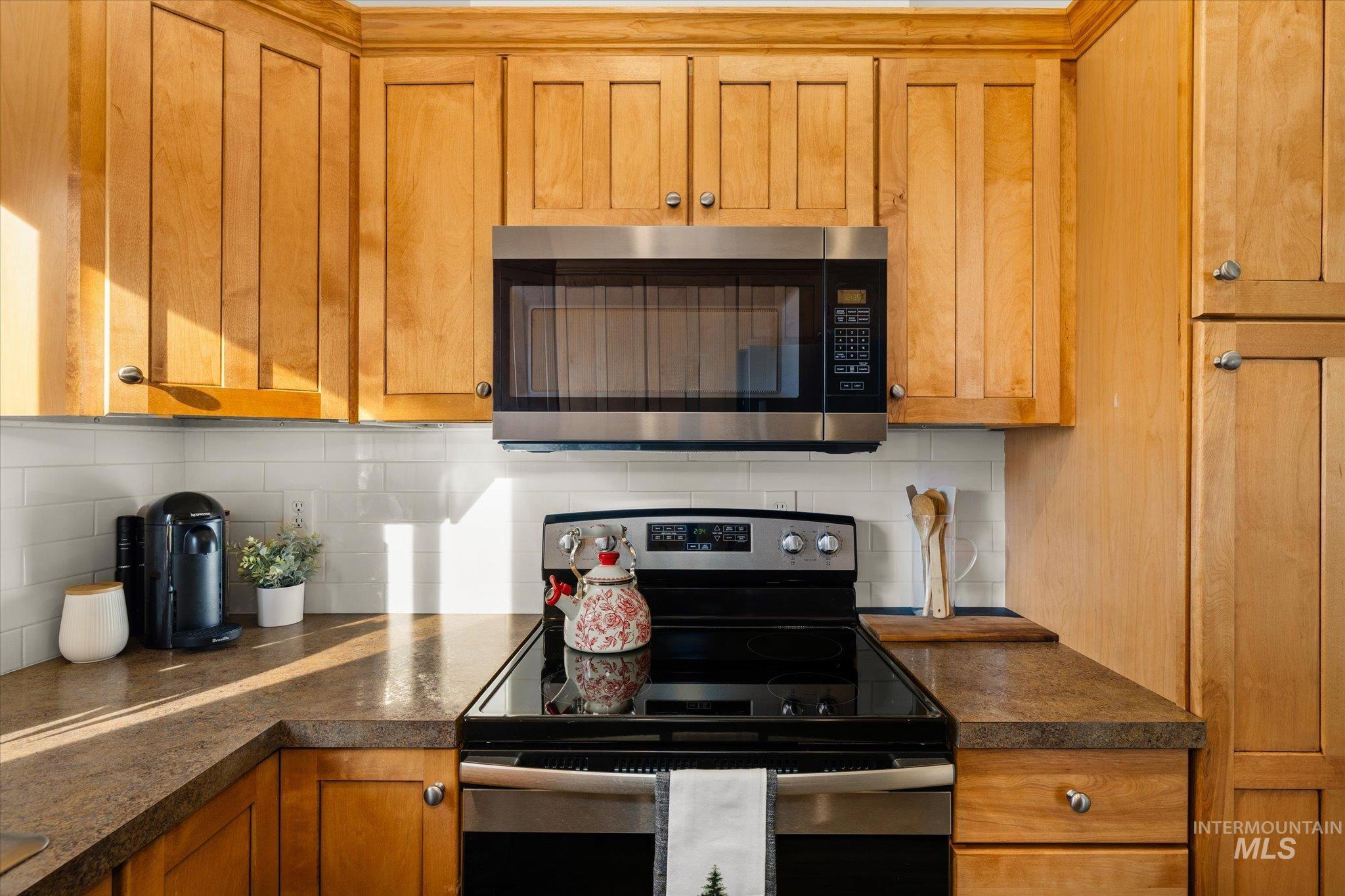 124 W Cherry Ave, Meridian, Idaho 83642, 3 Bedrooms, 2.5 Bathrooms, Residential For Sale, Price $404,900,MLS 98968753