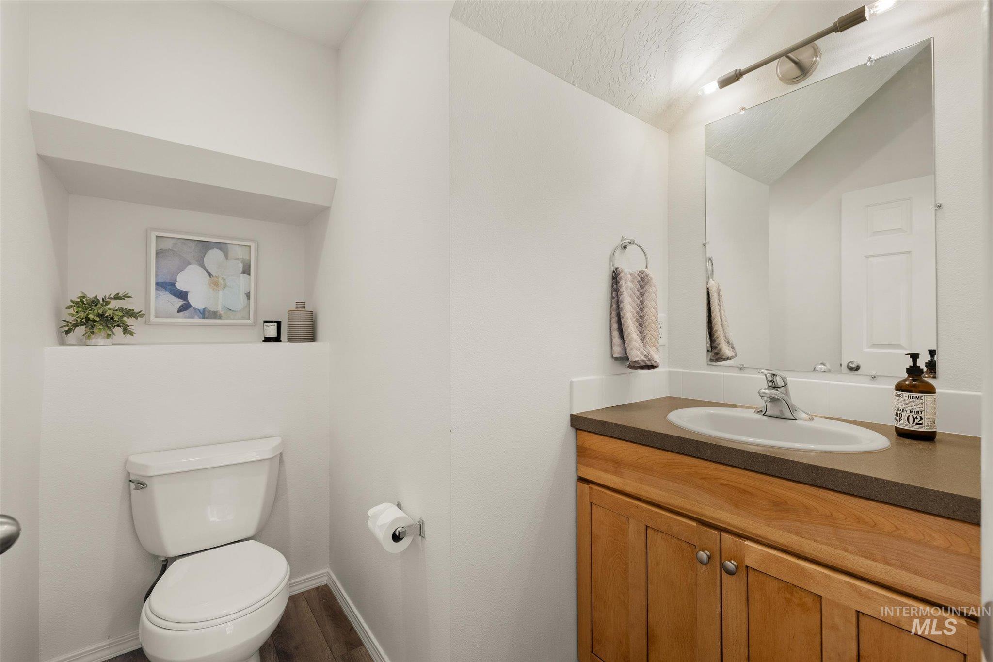 124 W Cherry Ave, Meridian, Idaho 83642, 3 Bedrooms, 2.5 Bathrooms, Residential For Sale, Price $404,900,MLS 98968753