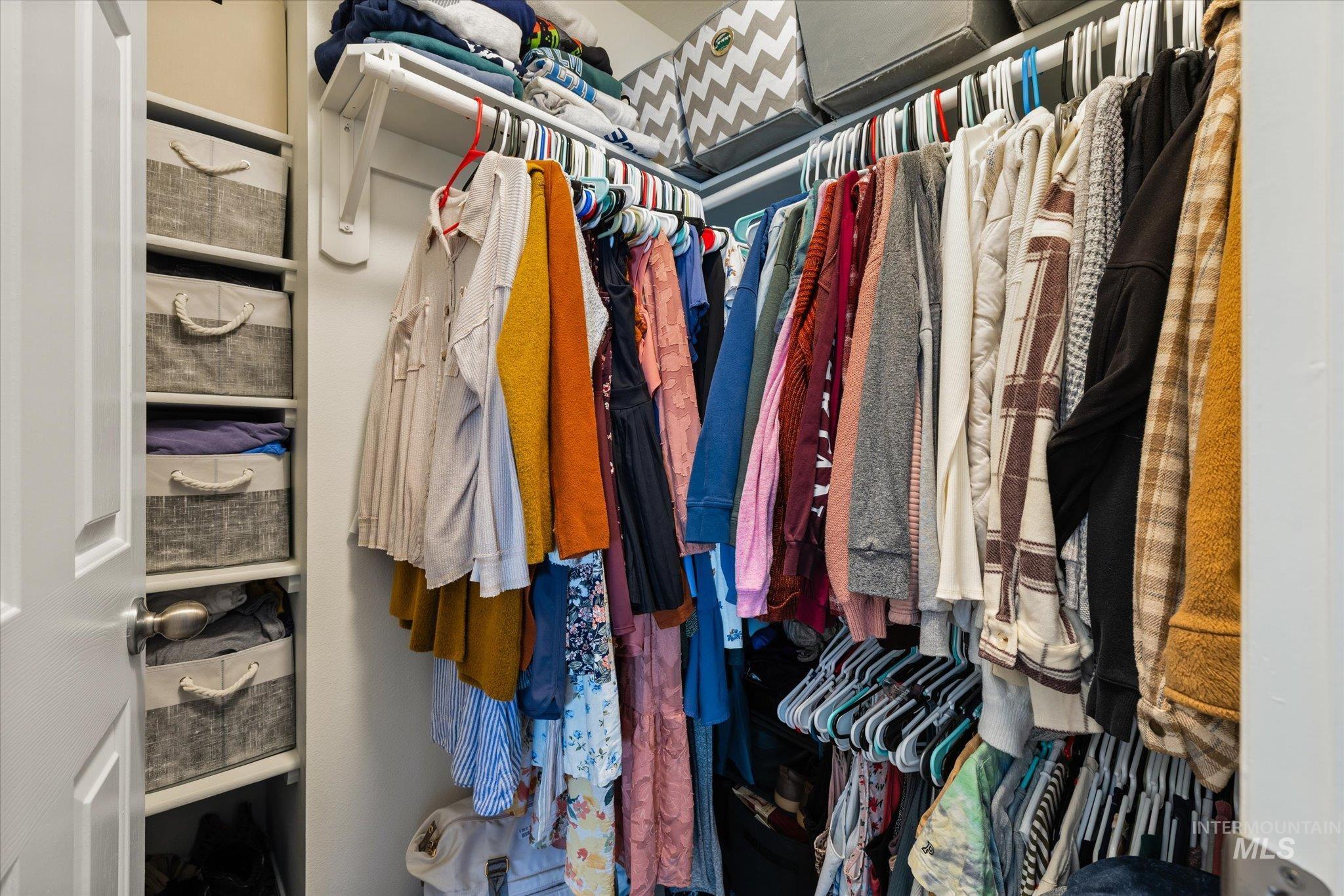 124 W Cherry Ave, Meridian, Idaho 83642, 3 Bedrooms, 2.5 Bathrooms, Residential For Sale, Price $404,900,MLS 98968753