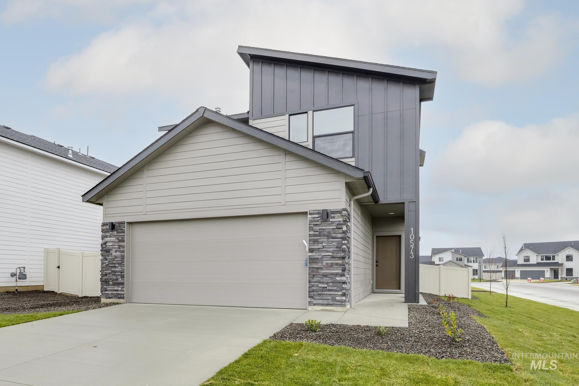 10573 W Tinder St, Star, Idaho 83669, 3 Bedrooms, 2.5 Bathrooms, Residential For Sale, Price $469,990,MLS 98968755