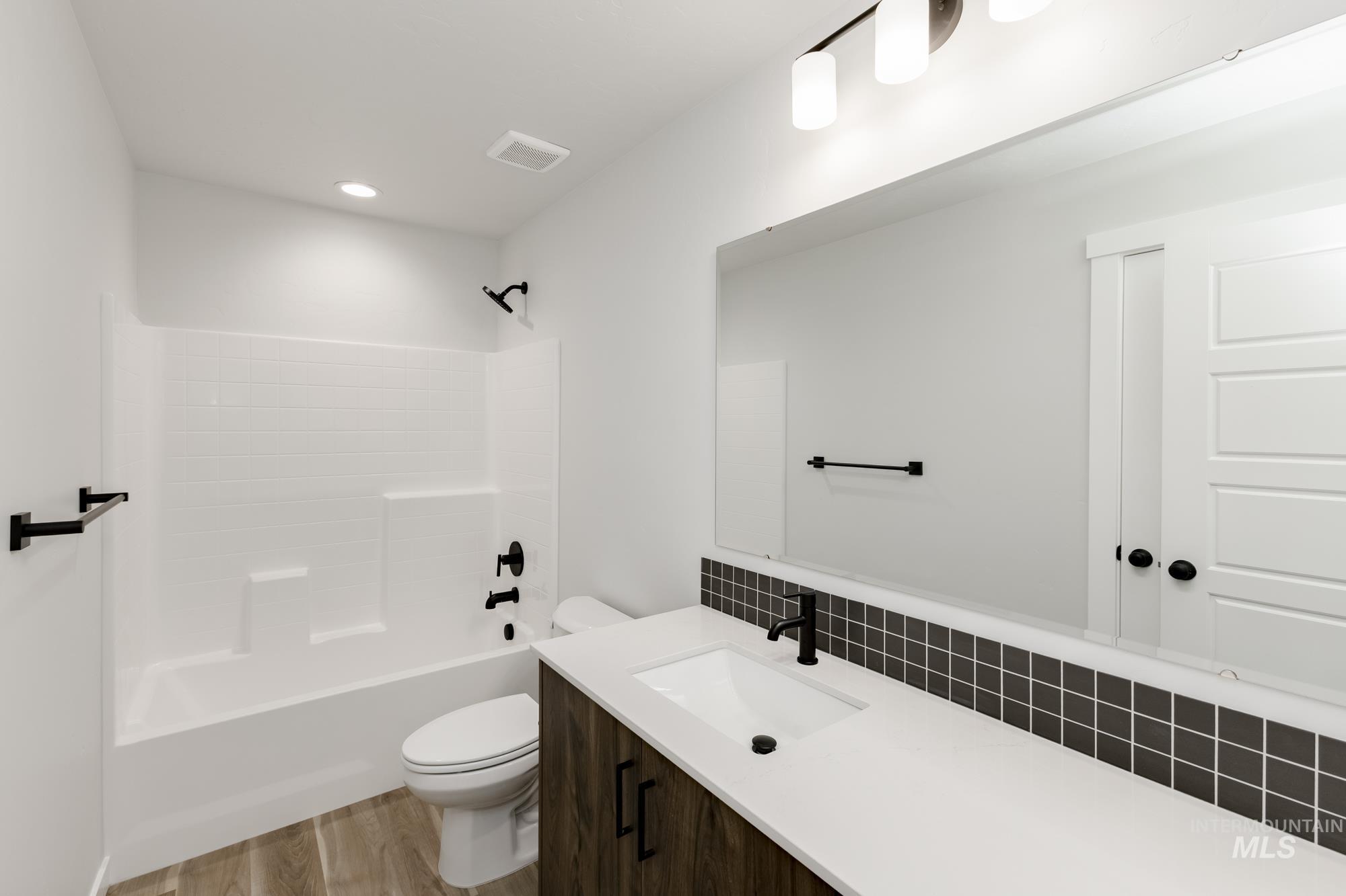 10573 W Tinder St, Star, Idaho 83669, 3 Bedrooms, 2.5 Bathrooms, Residential For Sale, Price $459,990,MLS 98968755