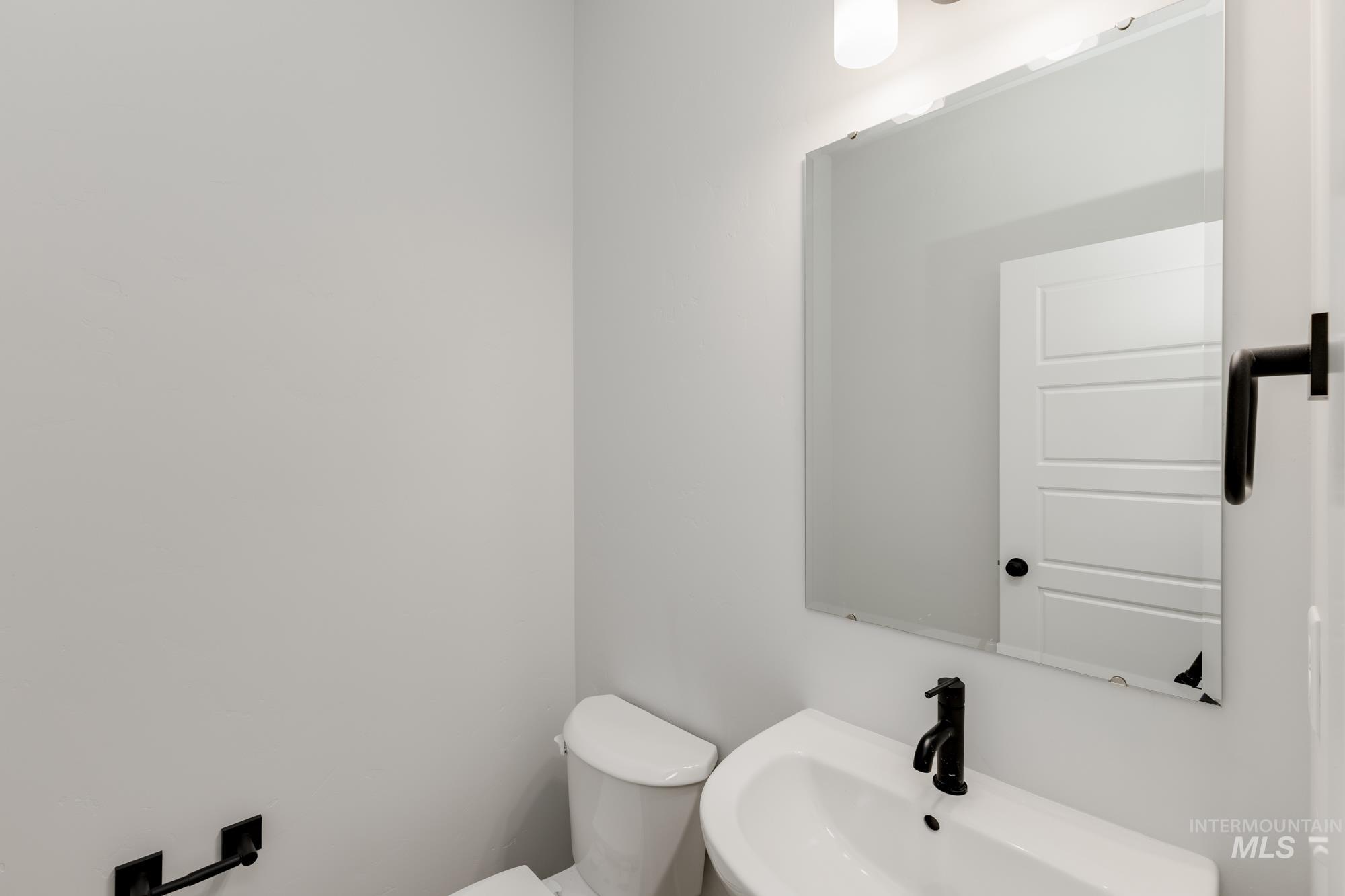 10573 W Tinder St, Star, Idaho 83669, 3 Bedrooms, 2.5 Bathrooms, Residential For Sale, Price $459,990,MLS 98968755