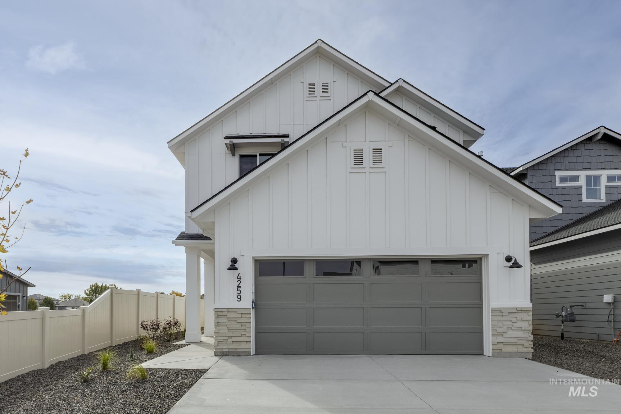 10530 W Teratai St, Star, Idaho 83669, 4 Bedrooms, 2.5 Bathrooms, Residential For Sale, Price $479,990,MLS 98968756