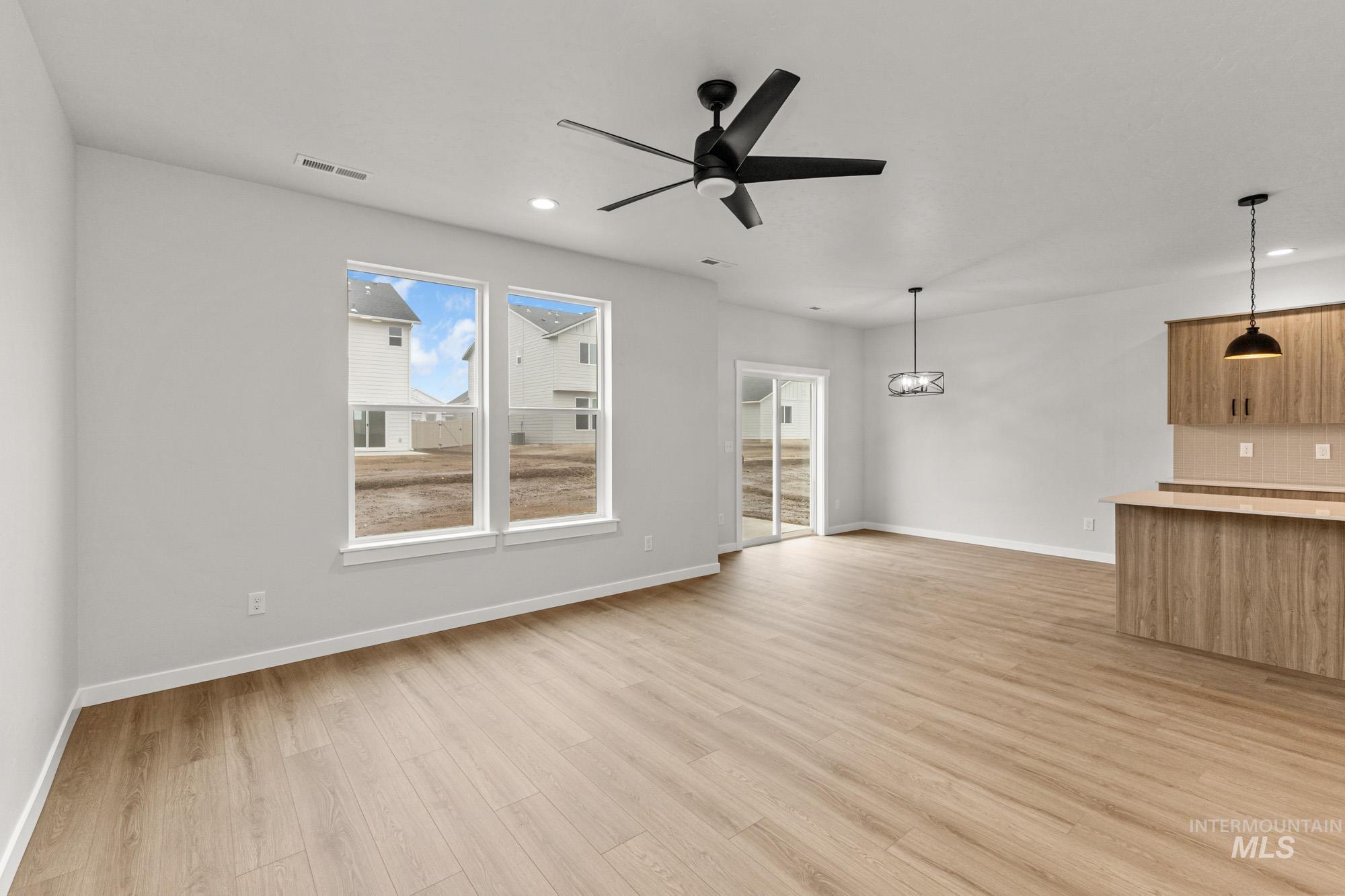 10530 W Teratai St, Star, Idaho 83669, 4 Bedrooms, 2.5 Bathrooms, Residential For Sale, Price $479,990, 98968756