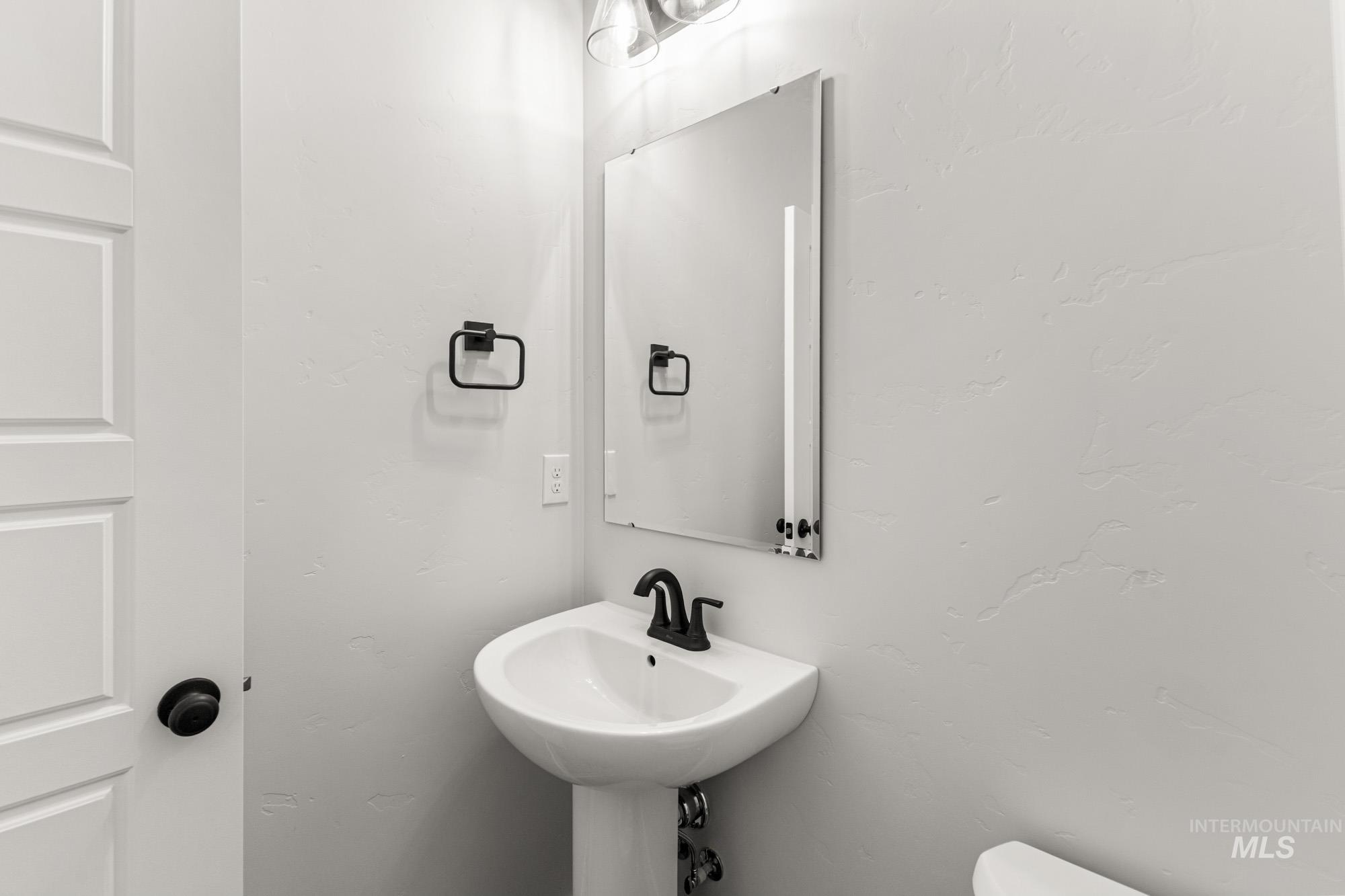 10530 W Teratai St, Star, Idaho 83669, 4 Bedrooms, 2.5 Bathrooms, Residential For Sale, Price $479,990,MLS 98968756