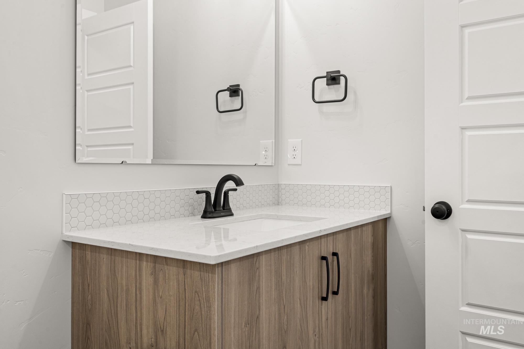 10530 W Teratai St, Star, Idaho 83669, 4 Bedrooms, 2.5 Bathrooms, Residential For Sale, Price $479,990, 98968756