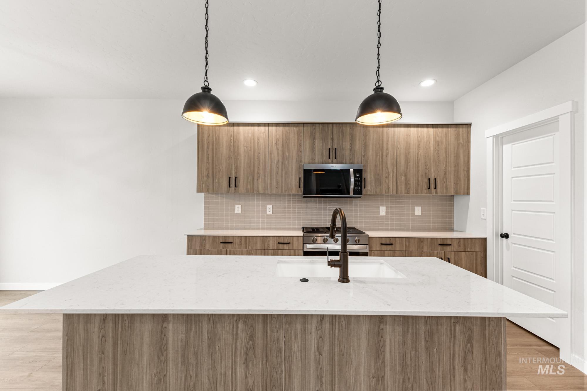 10530 W Teratai St, Star, Idaho 83669, 4 Bedrooms, 2.5 Bathrooms, Residential For Sale, Price $479,990,MLS 98968756