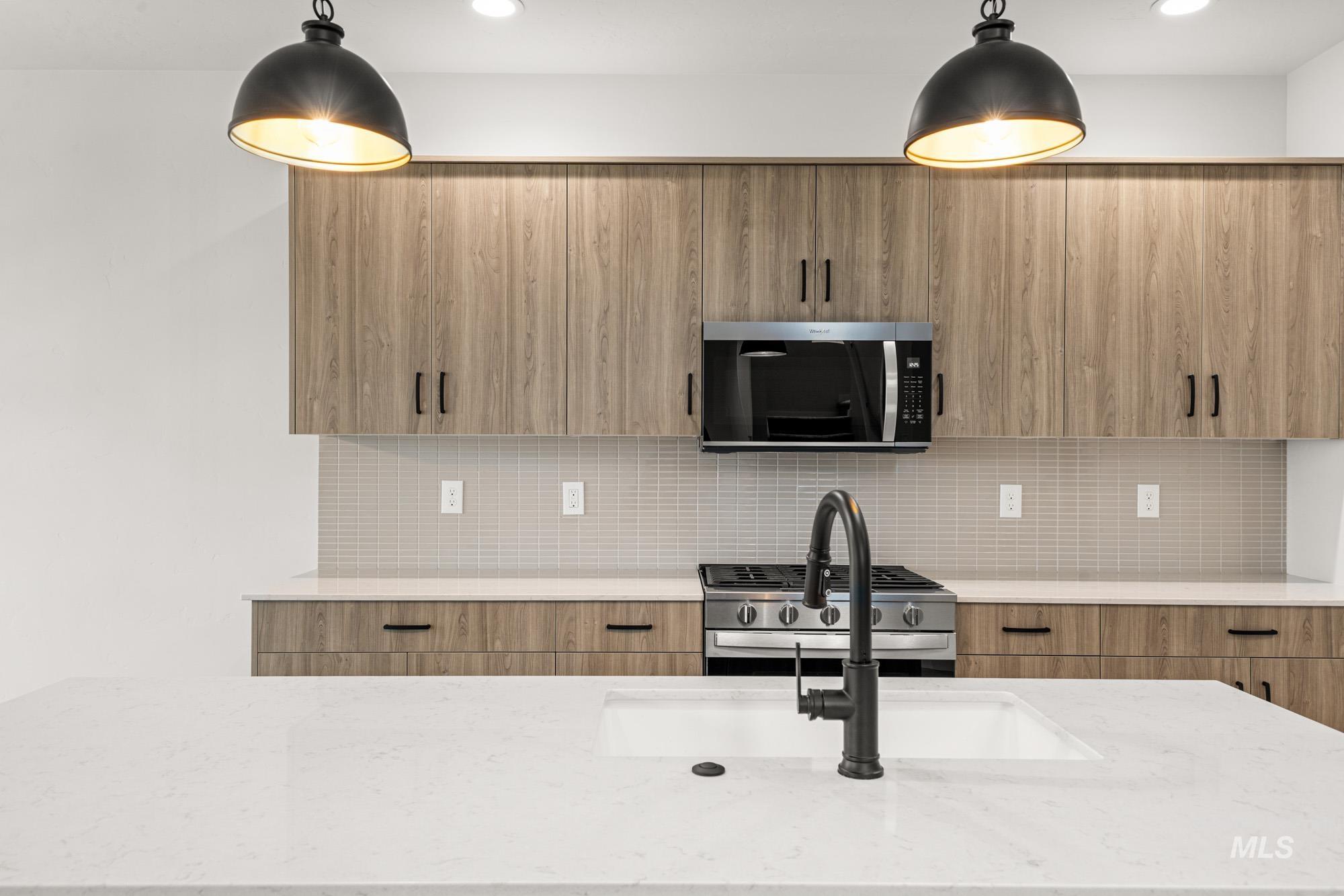 10530 W Teratai St, Star, Idaho 83669, 4 Bedrooms, 2.5 Bathrooms, Residential For Sale, Price $479,990,MLS 98968756