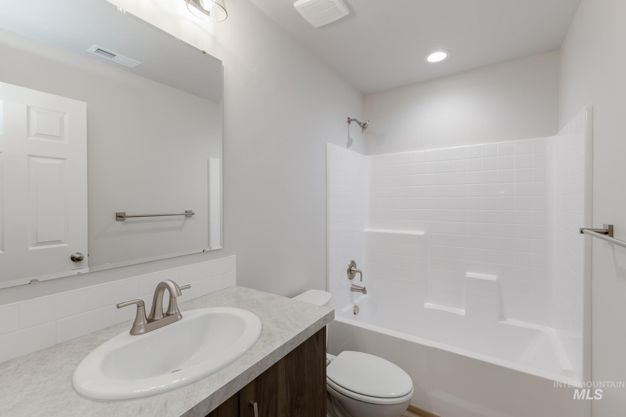 7236 E Marble Springs Dr, Nampa, Idaho 83687, 5 Bedrooms, 3 Bathrooms, Residential For Sale, Price $474,990,MLS 98968761