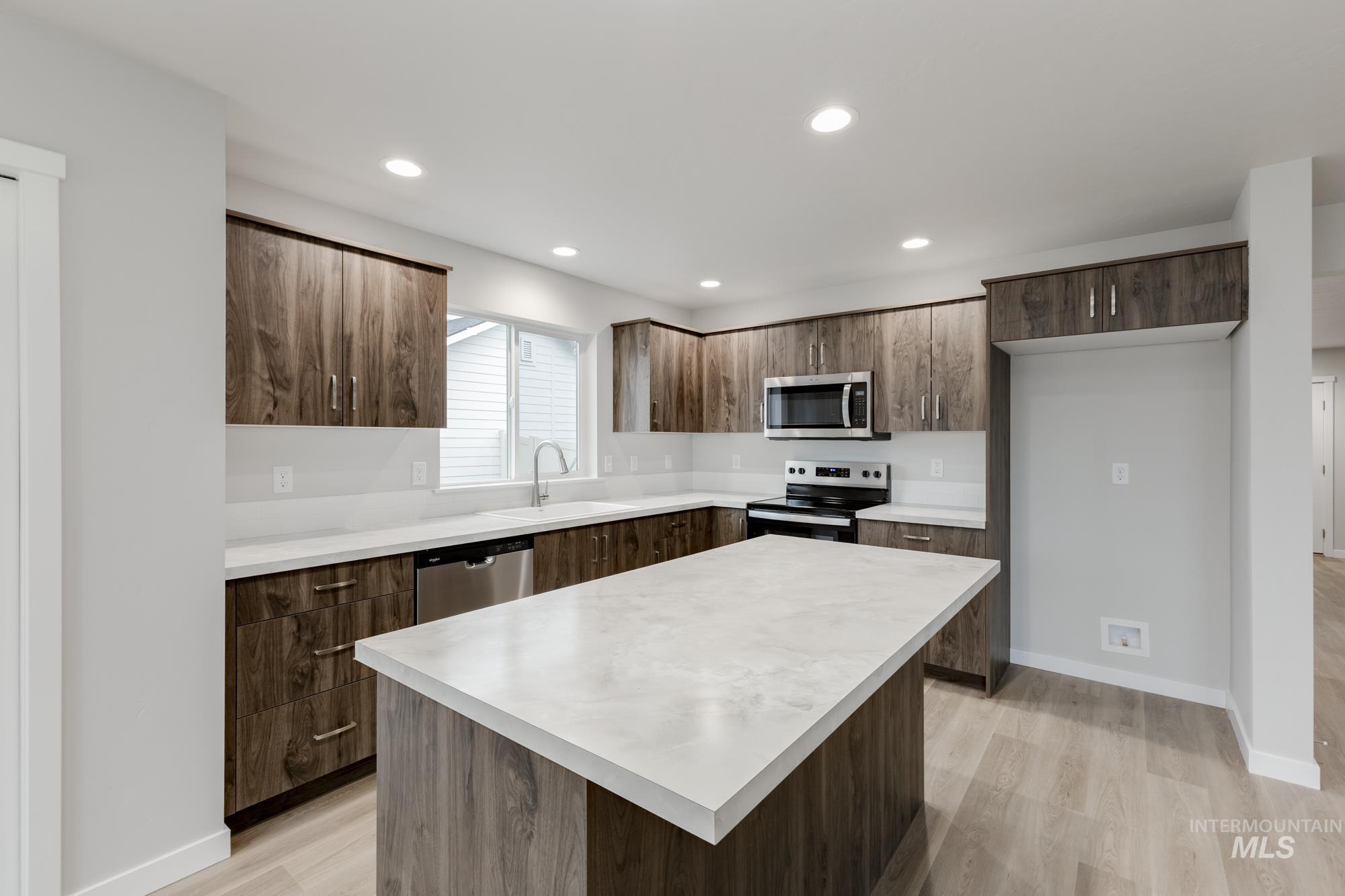 7236 E Marble Springs Dr, Nampa, Idaho 83687, 5 Bedrooms, 3 Bathrooms, Residential For Sale, Price $474,990,MLS 98968761