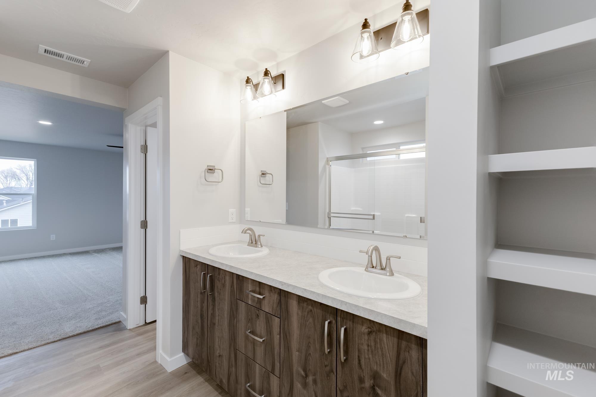 7236 E Marble Springs Dr, Nampa, Idaho 83687, 5 Bedrooms, 3 Bathrooms, Residential For Sale, Price $474,990,MLS 98968761