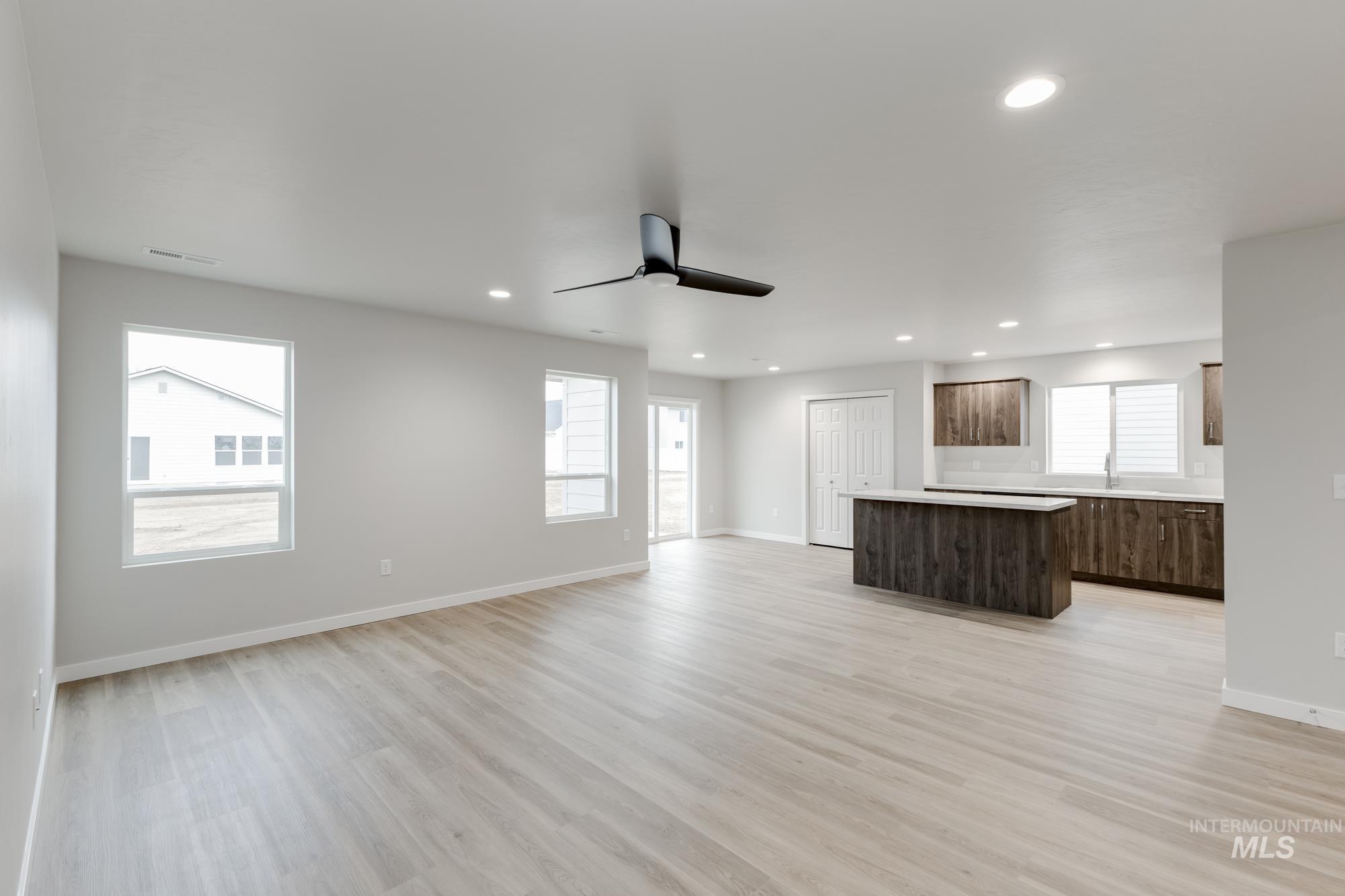 7236 E Marble Springs Dr, Nampa, Idaho 83687, 5 Bedrooms, 3 Bathrooms, Residential For Sale, Price $474,990,MLS 98968761