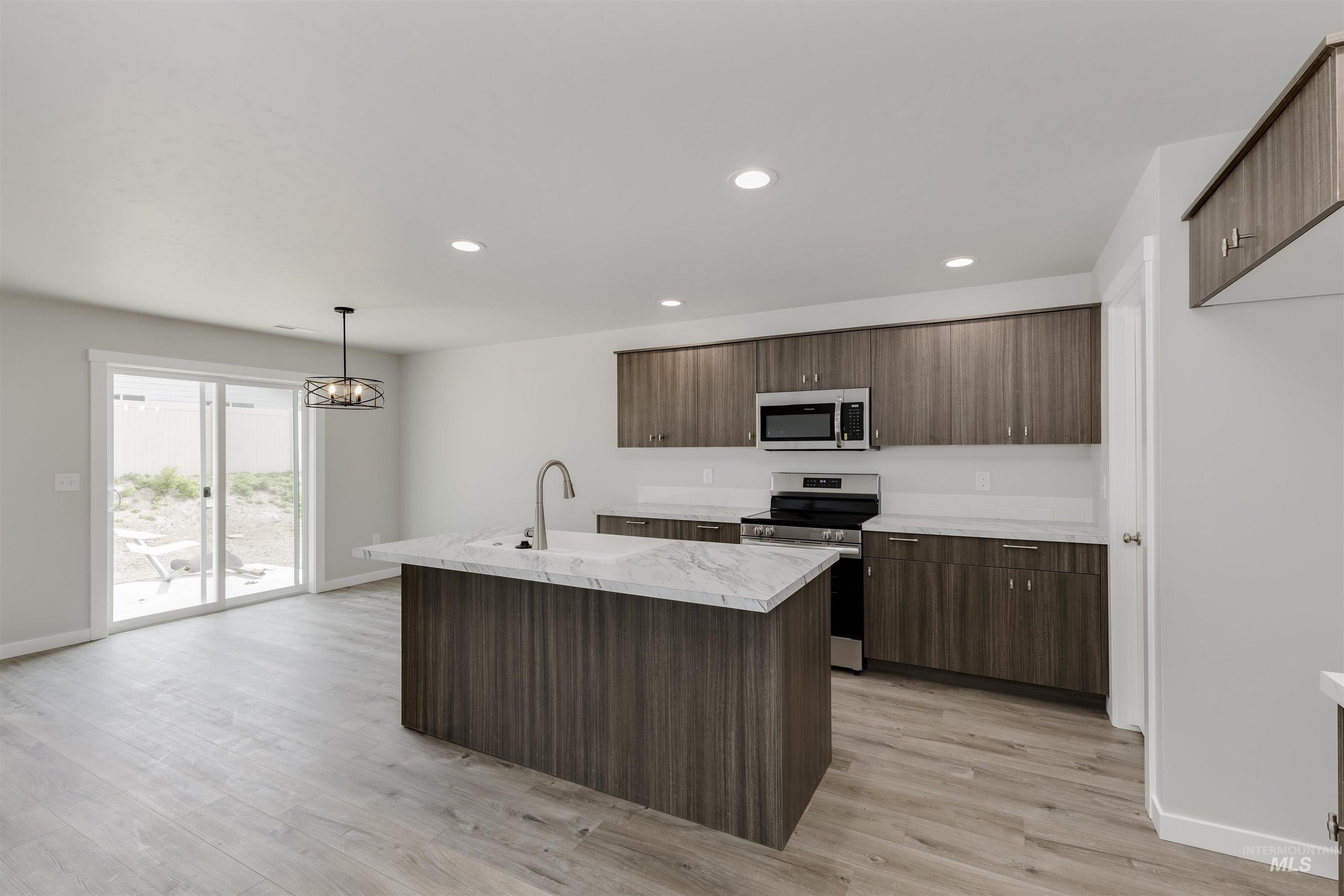 10825 Rutland St, Caldwell, Idaho 83605, 3 Bedrooms, 2.5 Bathrooms, Residential For Sale, Price $400,990,MLS 98968762