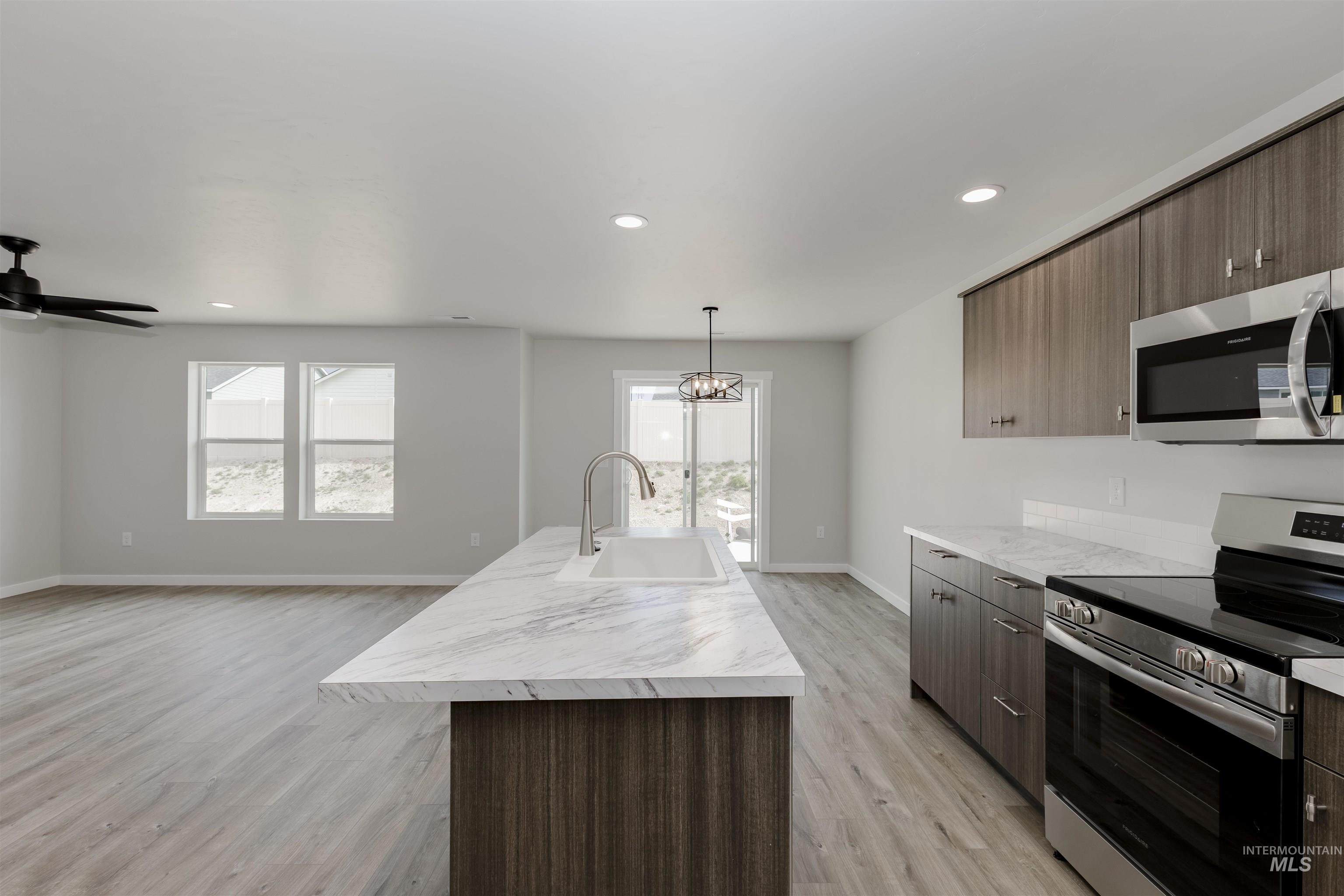 10825 Rutland St, Caldwell, Idaho 83605, 3 Bedrooms, 2.5 Bathrooms, Residential For Sale, Price $400,990,MLS 98968762