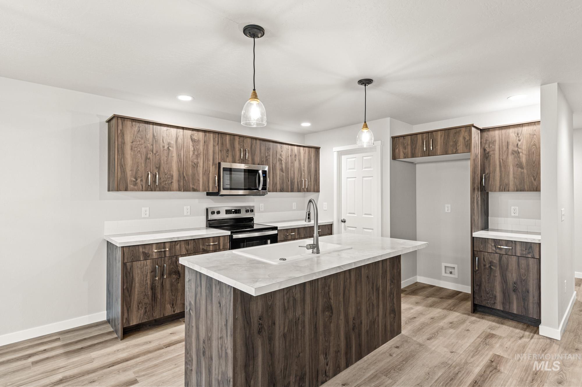 10825 Rutland St, Caldwell, Idaho 83605, 3 Bedrooms, 2.5 Bathrooms, Residential For Sale, Price $400,990,MLS 98968762