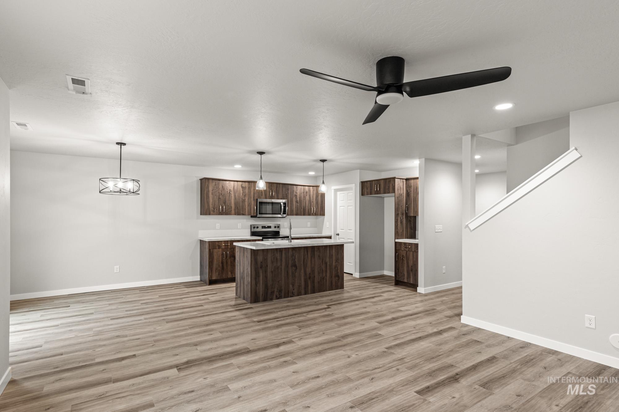 10825 Rutland St, Caldwell, Idaho 83605, 3 Bedrooms, 2.5 Bathrooms, Residential For Sale, Price $400,990,MLS 98968762