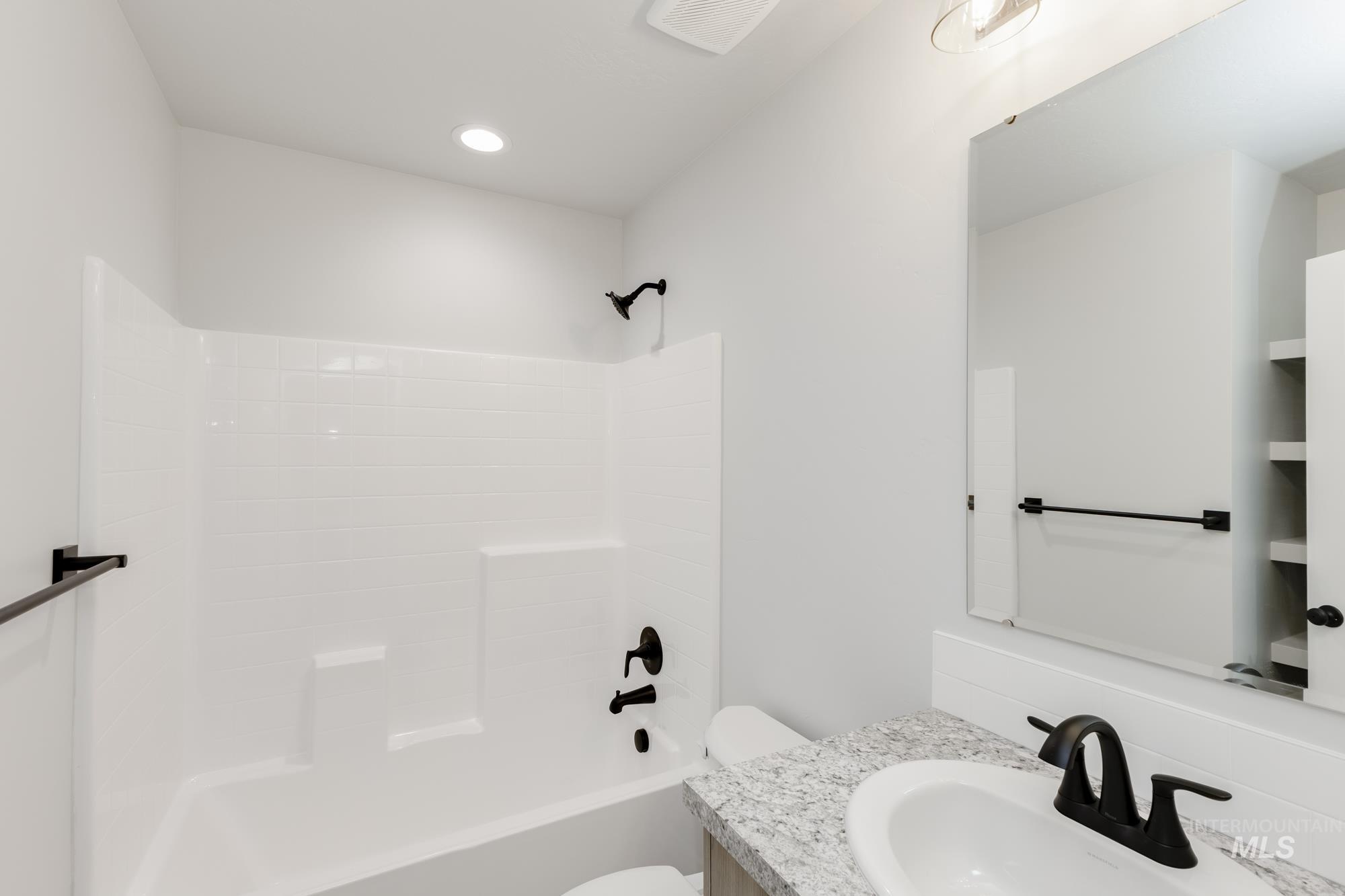 313 N Meadowsweet Ave, Kuna, Idaho 83634, 3 Bedrooms, 2 Bathrooms, Residential For Sale, Price $402,990,MLS 98968769