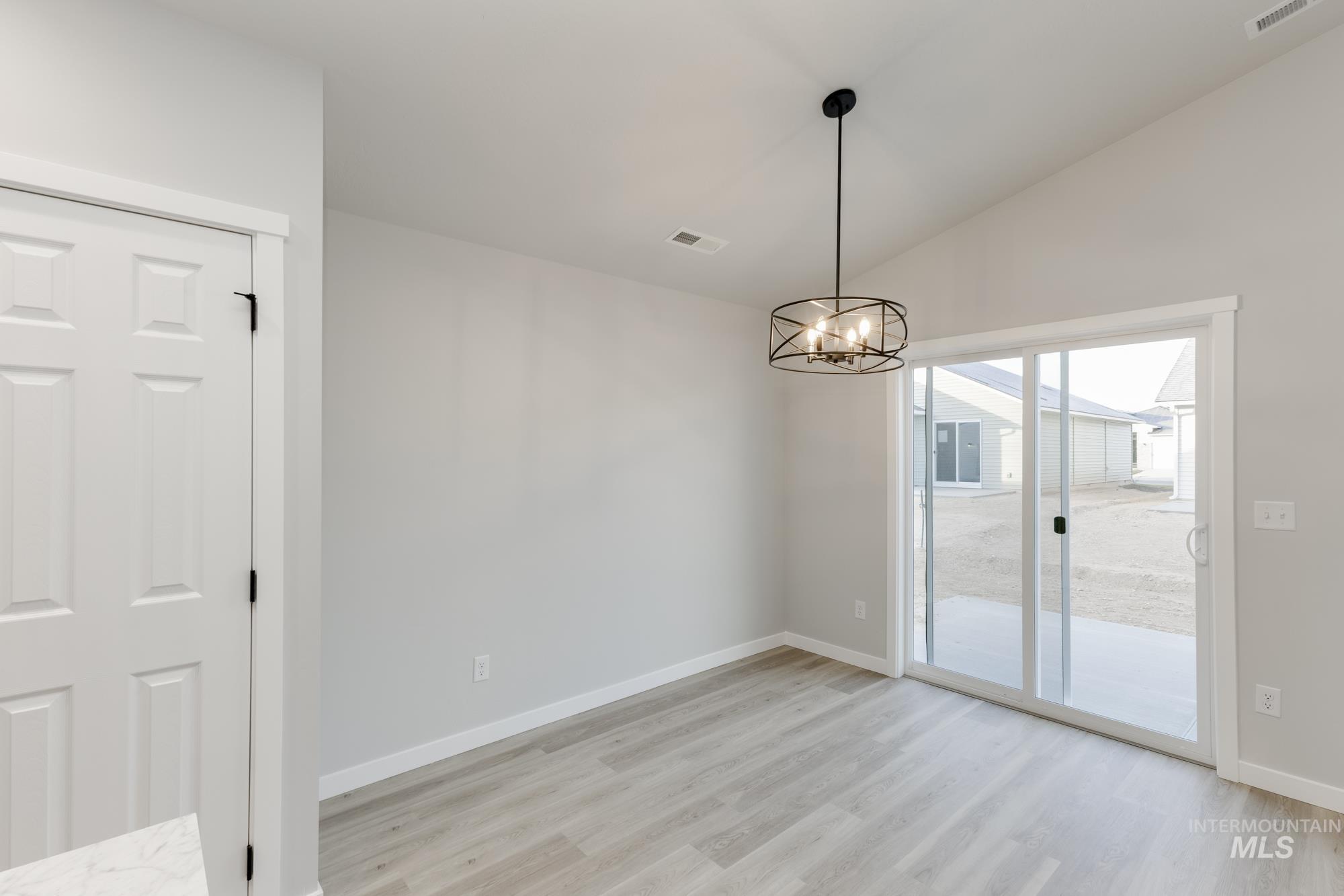 313 N Meadowsweet Ave, Kuna, Idaho 83634, 3 Bedrooms, 2 Bathrooms, Residential For Sale, Price $402,990,MLS 98968769