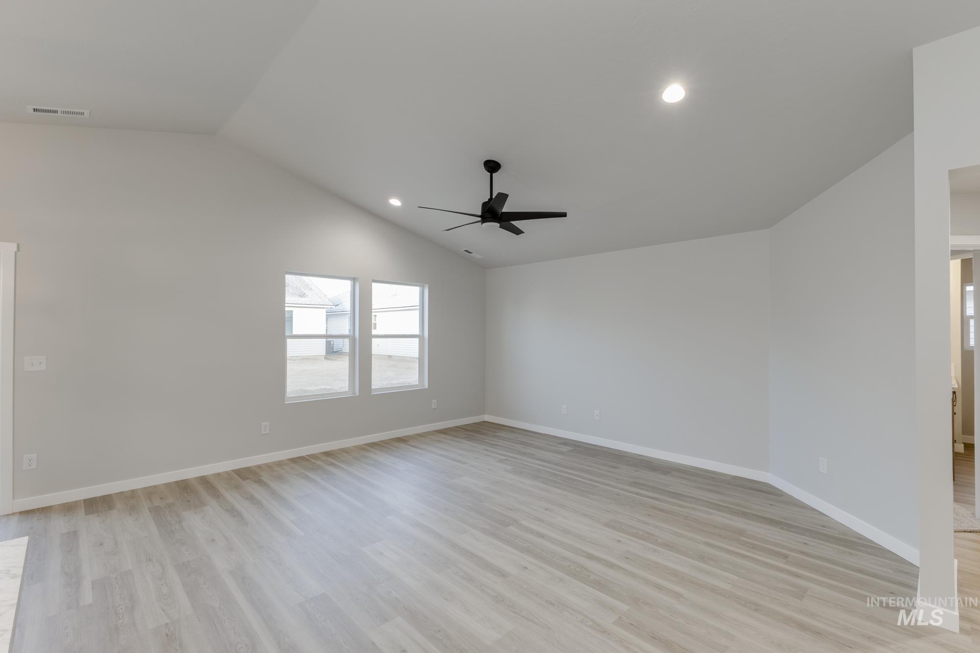 313 N Meadowsweet Ave, Kuna, Idaho 83634, 3 Bedrooms, 2 Bathrooms, Residential For Sale, Price $402,990,MLS 98968769