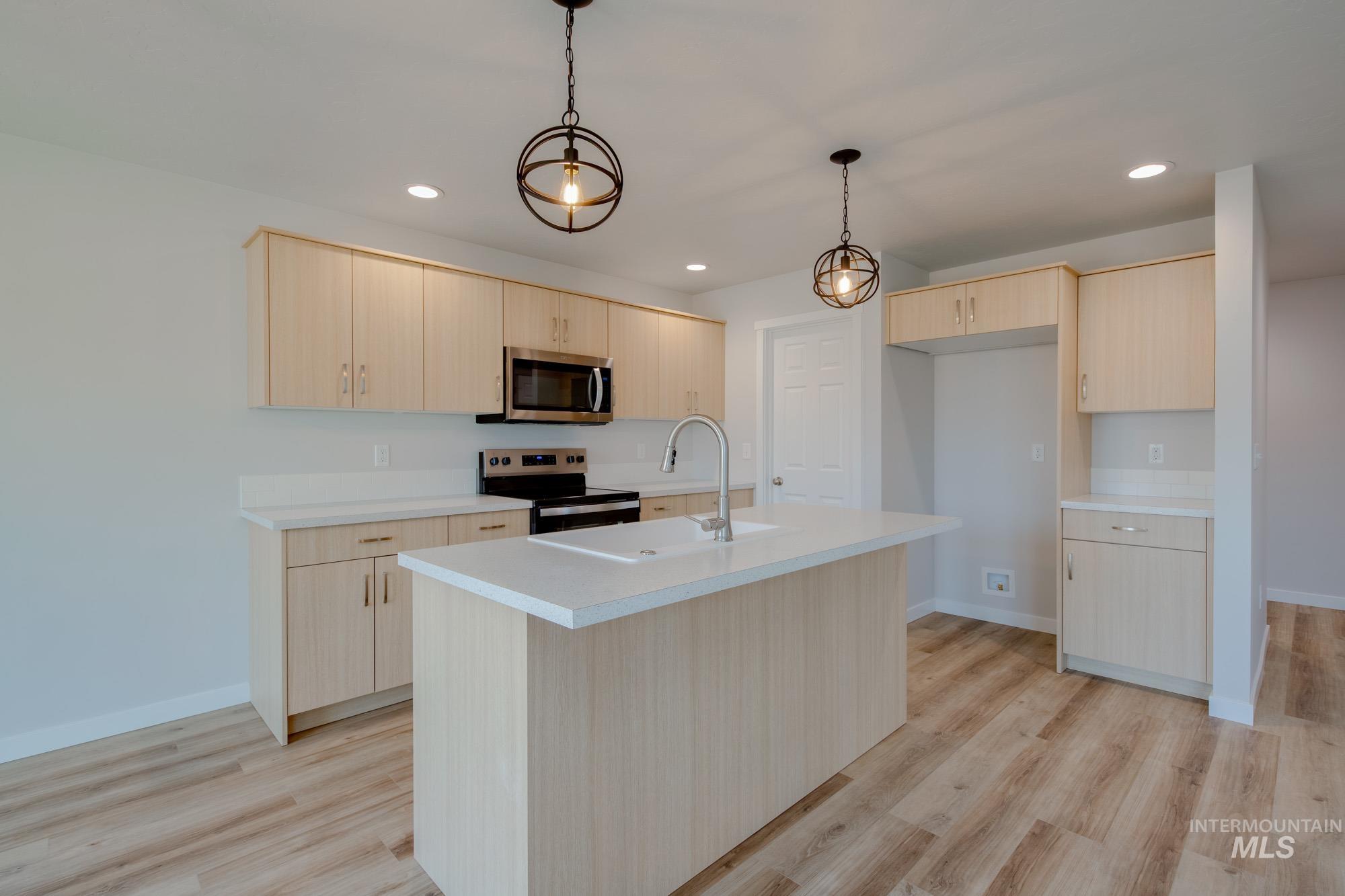 2462 W Fallon Lp, Nampa, Idaho 83651, 3 Bedrooms, 2.5 Bathrooms, Residential For Sale, Price $426,990, 98968771