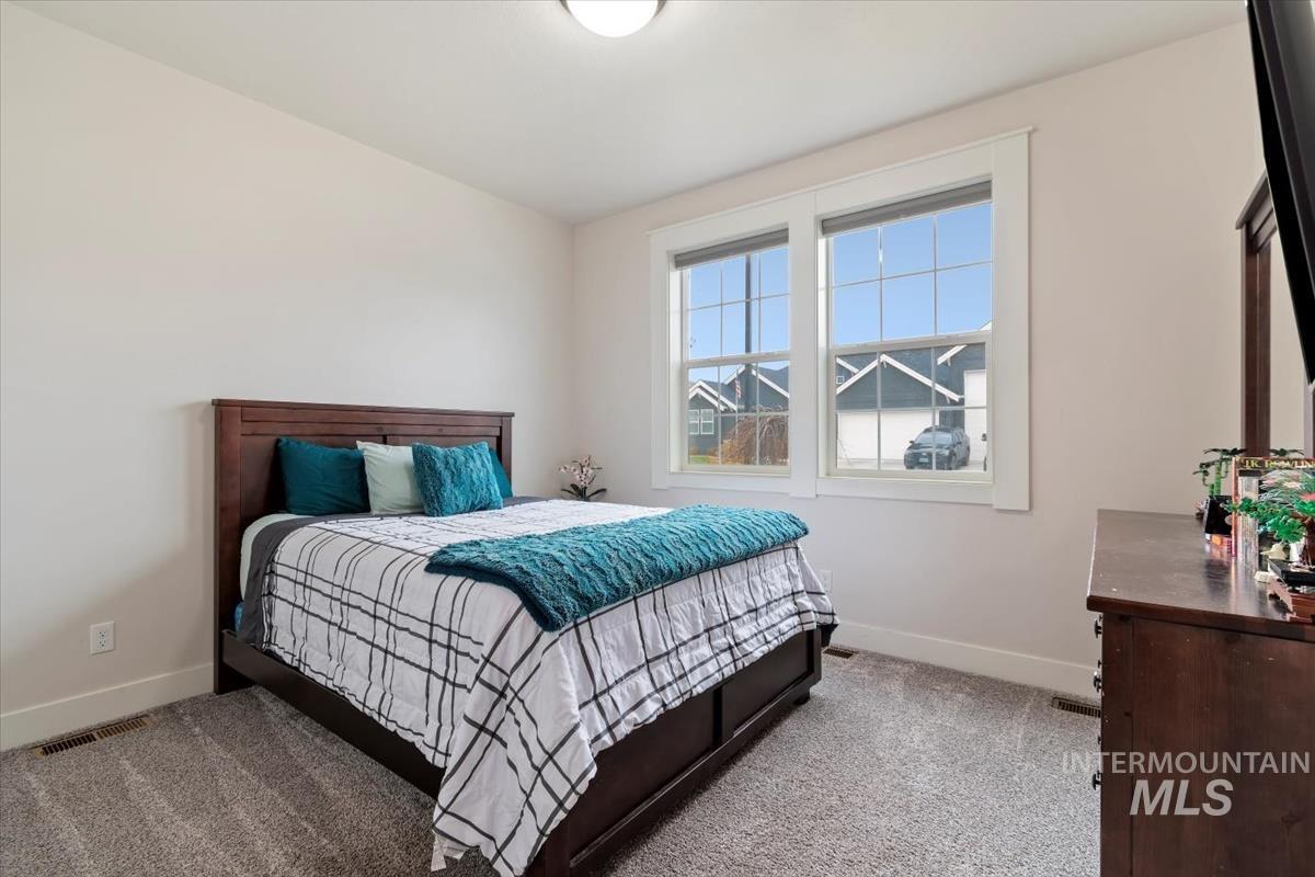 1754 N Peakhurt, Kuna, Idaho 83634, 3 Bedrooms, 2 Bathrooms, Residential For Sale, Price $674,900, 98968776