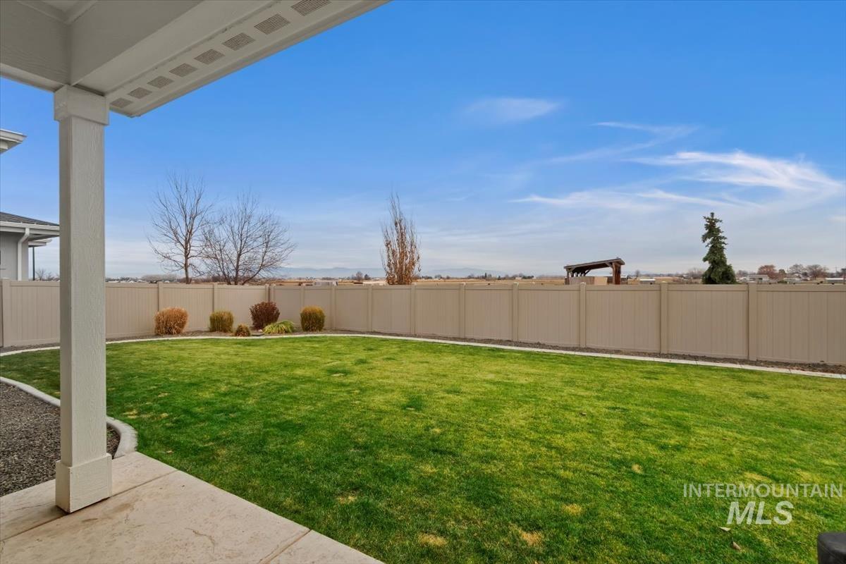 1754 N Peakhurt, Kuna, Idaho 83634, 3 Bedrooms, 2 Bathrooms, Residential For Sale, Price $674,900, 98968776