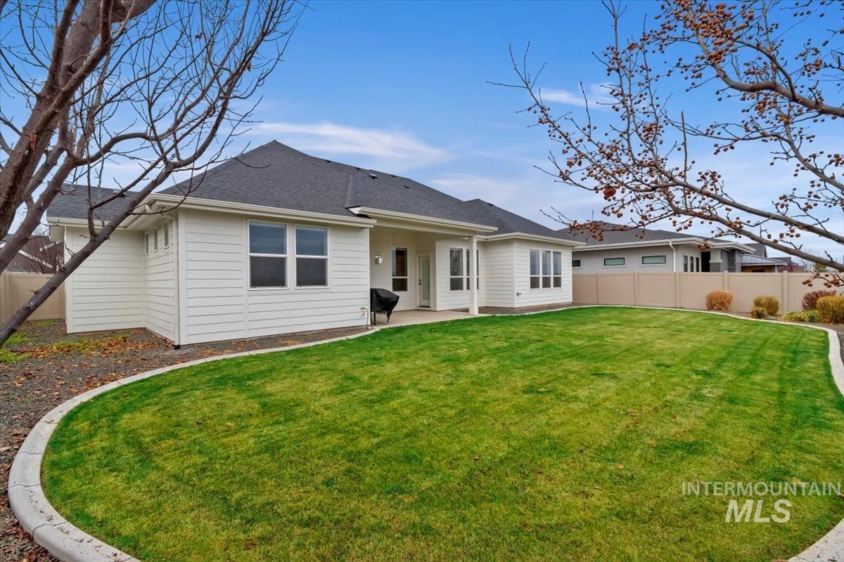 1754 N Peakhurt, Kuna, Idaho 83634, 3 Bedrooms, 2 Bathrooms, Residential For Sale, Price $674,900, 98968776