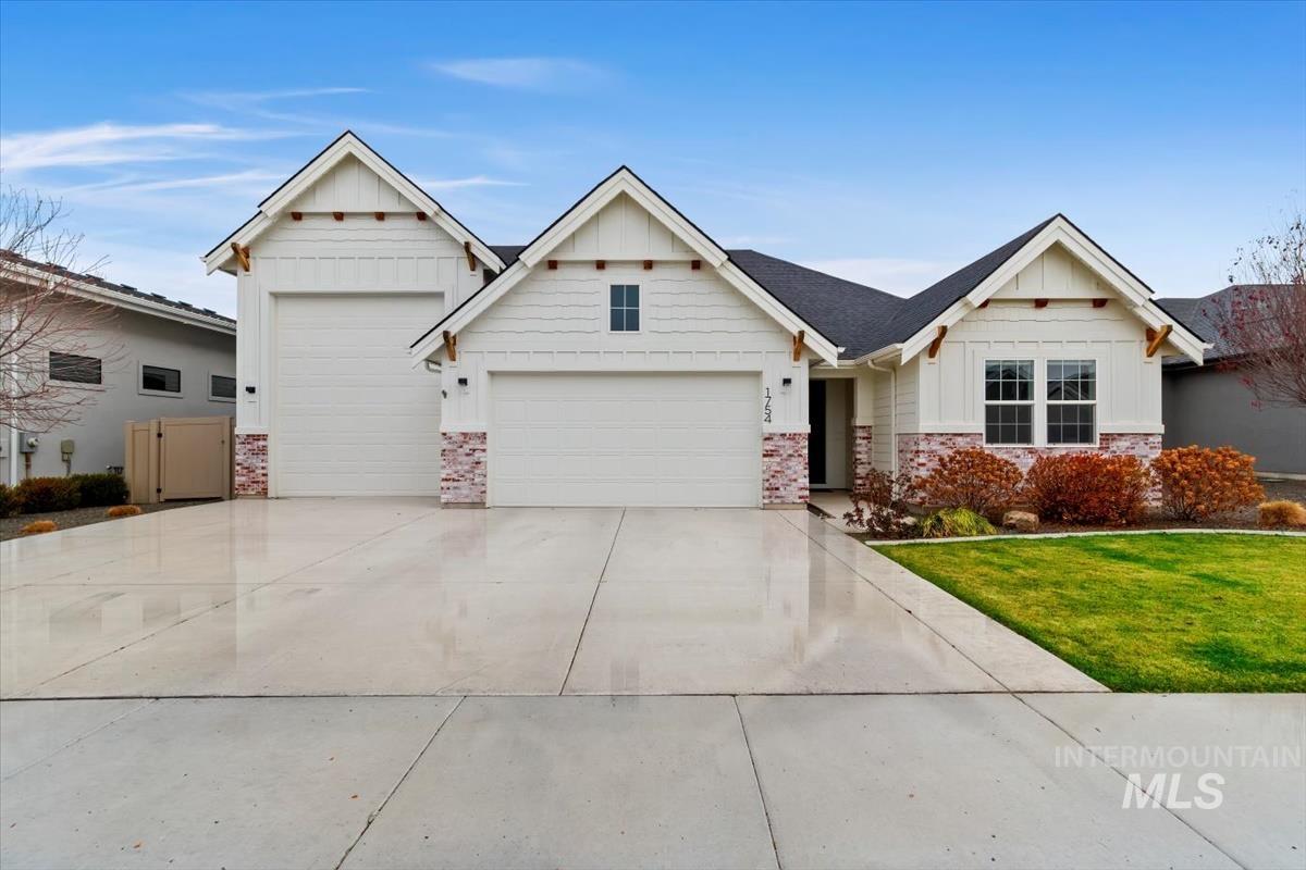 1754 N Peakhurt, Kuna, Idaho 83634, 3 Bedrooms, 2 Bathrooms, Residential For Sale, Price $674,900, 98968776