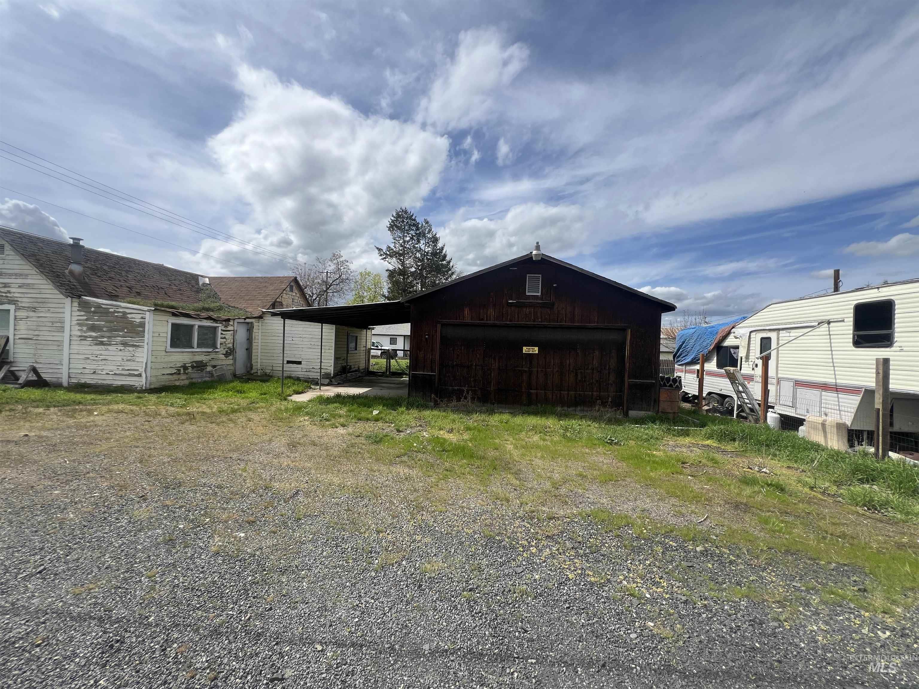 1902 4th Ave, Clarkston, Washington 99403, 2 Bedrooms, 1 Bathroom, Residential For Sale, Price $115,000,MLS 98968777