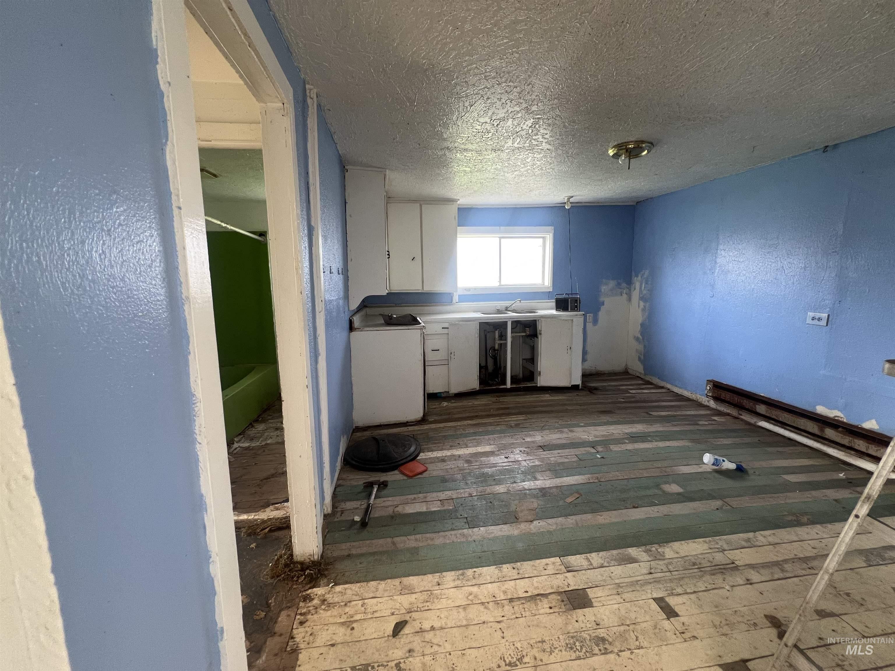 1902 4th Ave, Clarkston, Washington 99403, 2 Bedrooms, 1 Bathroom, Residential For Sale, Price $115,000,MLS 98968777