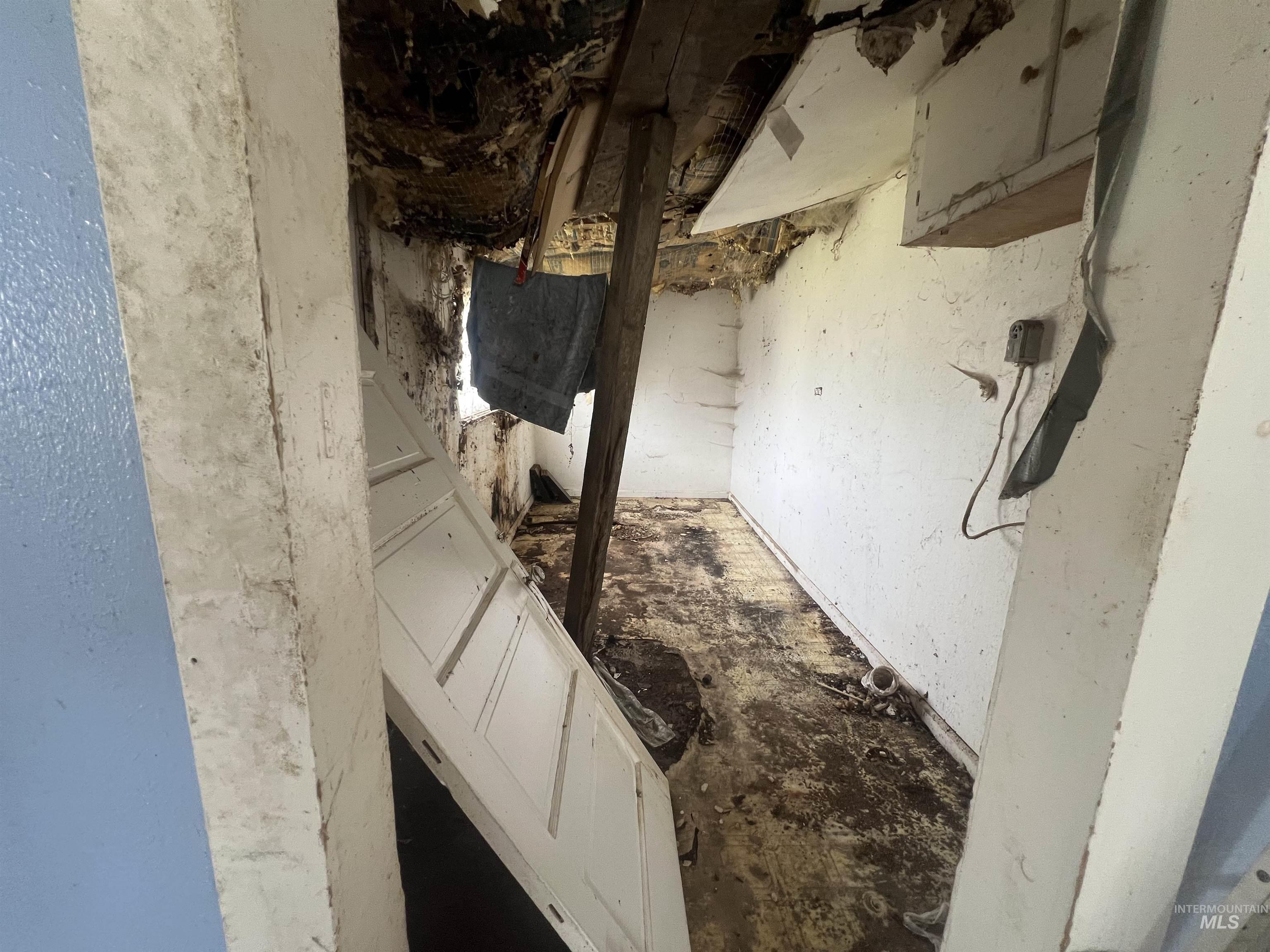 1902 4th Ave, Clarkston, Washington 99403, 2 Bedrooms, 1 Bathroom, Residential For Sale, Price $115,000,MLS 98968777