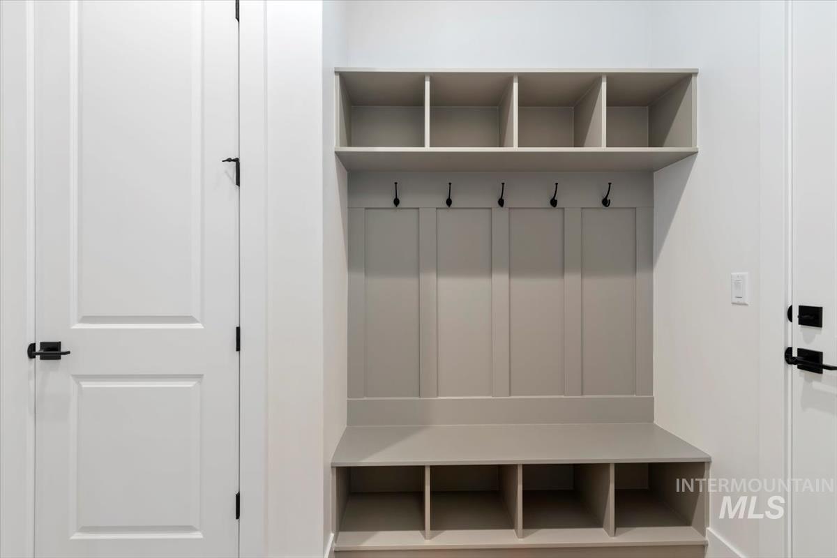 105 S Sunniva Ave, Kuna, Idaho 83634, 4 Bedrooms, 2 Bathrooms, Residential For Sale, Price $649,880,MLS 98968785