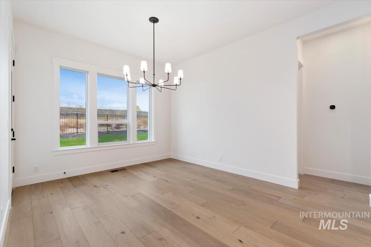 105 S Sunniva Ave, Kuna, Idaho 83634, 4 Bedrooms, 2 Bathrooms, Residential For Sale, Price $649,880,MLS 98968785