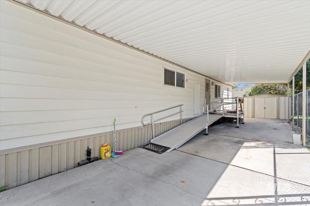 275 N Checola Cir, Boise, Idaho 83713-8004, 2 Bedrooms, 2 Bathrooms, Residential For Sale, Price $120,000,MLS 98968786