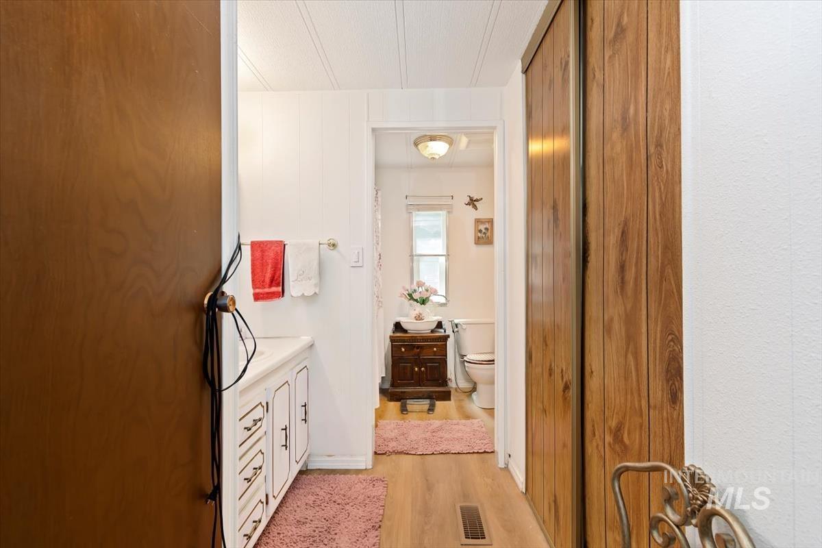 275 N Checola Cir, Boise, Idaho 83713-8004, 2 Bedrooms, 2 Bathrooms, Residential For Sale, Price $120,000,MLS 98968786