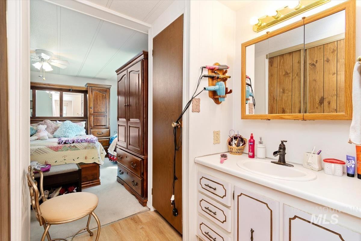 275 N Checola Cir, Boise, Idaho 83713-8004, 2 Bedrooms, 2 Bathrooms, Residential For Sale, Price $120,000,MLS 98968786