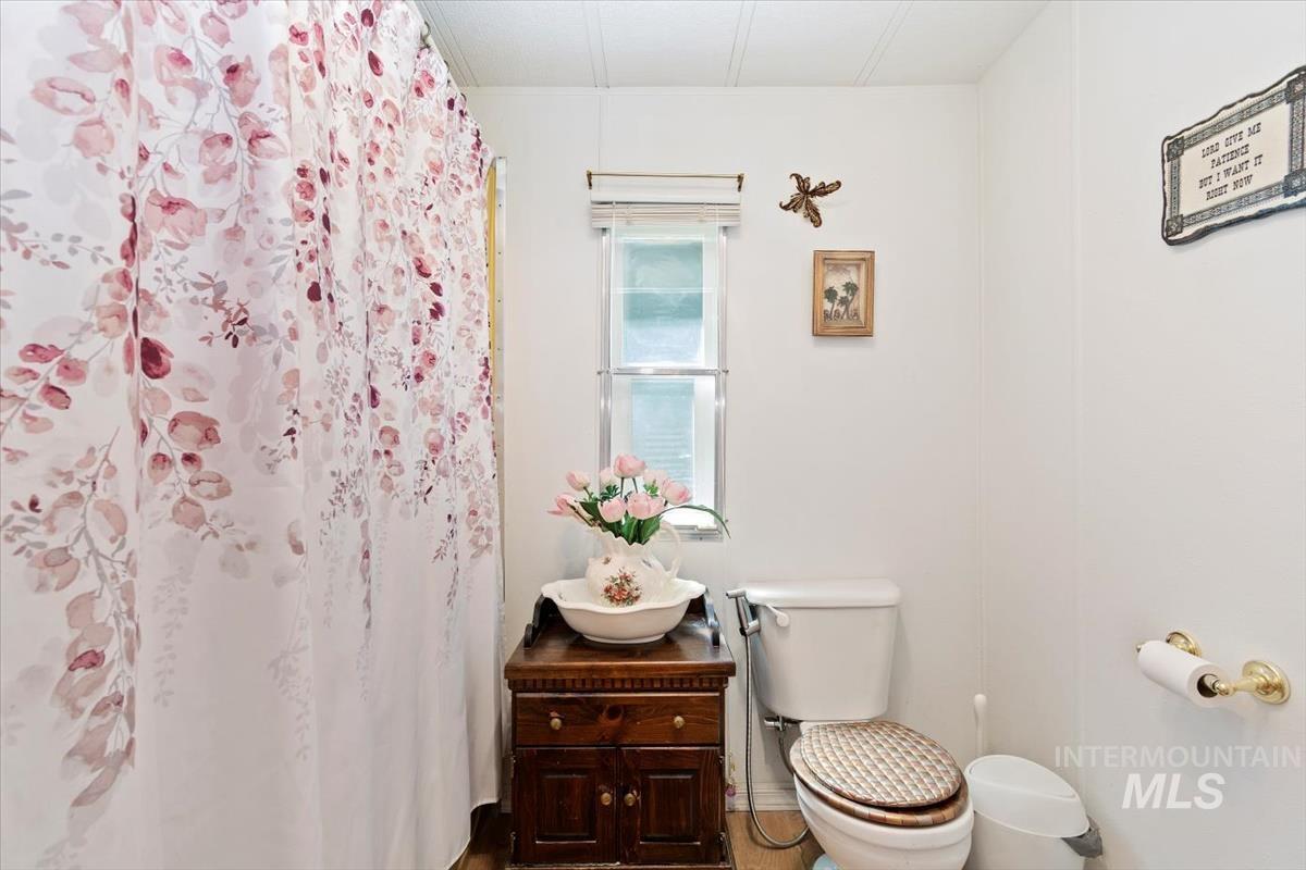 275 N Checola Cir, Boise, Idaho 83713-8004, 2 Bedrooms, 2 Bathrooms, Residential For Sale, Price $120,000,MLS 98968786