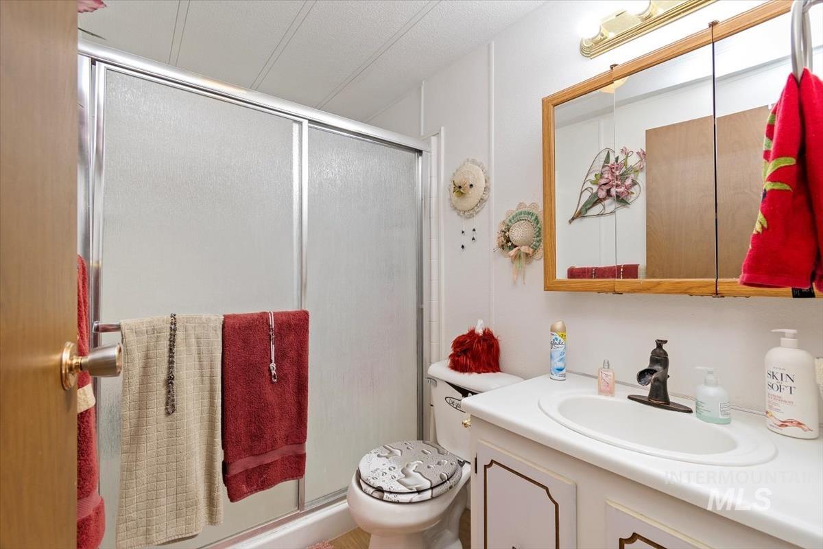 275 N Checola Cir, Boise, Idaho 83713-8004, 2 Bedrooms, 2 Bathrooms, Residential For Sale, Price $120,000,MLS 98968786