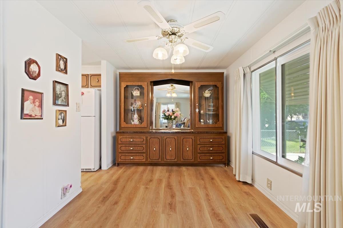 275 N Checola Cir, Boise, Idaho 83713-8004, 2 Bedrooms, 2 Bathrooms, Residential For Sale, Price $120,000,MLS 98968786