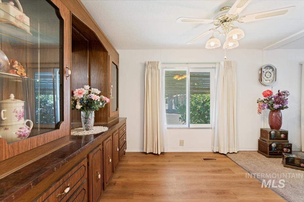 275 N Checola Cir, Boise, Idaho 83713-8004, 2 Bedrooms, 2 Bathrooms, Residential For Sale, Price $120,000,MLS 98968786