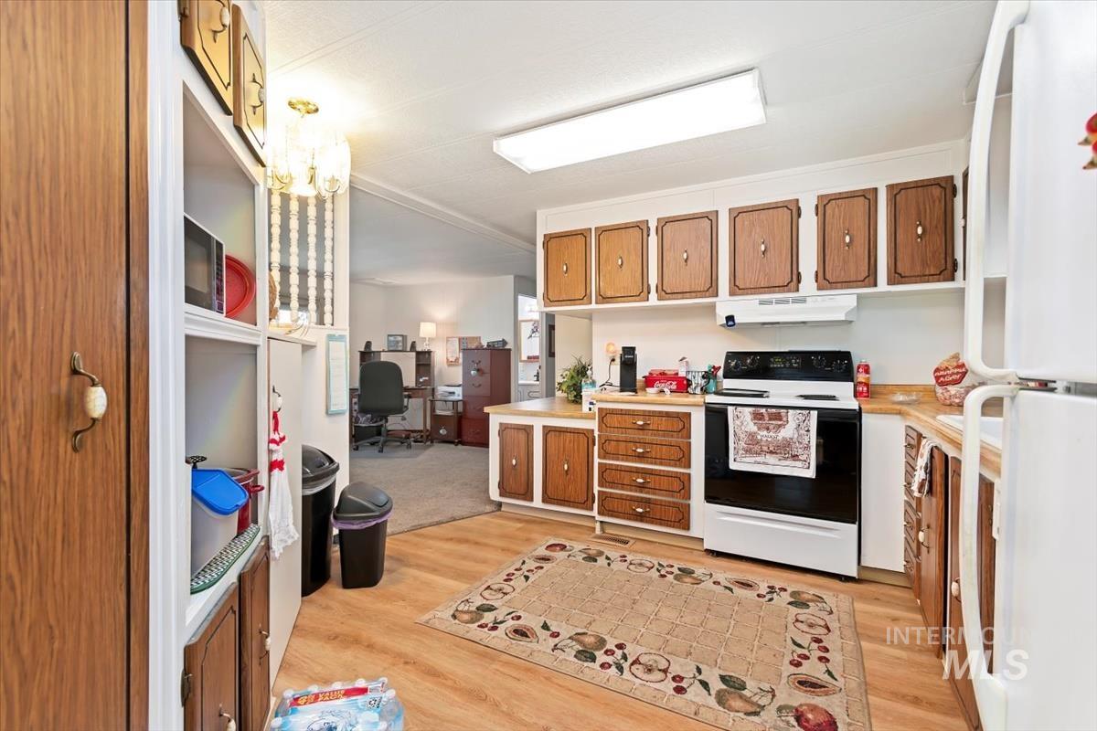 275 N Checola Cir, Boise, Idaho 83713-8004, 2 Bedrooms, 2 Bathrooms, Residential For Sale, Price $120,000,MLS 98968786