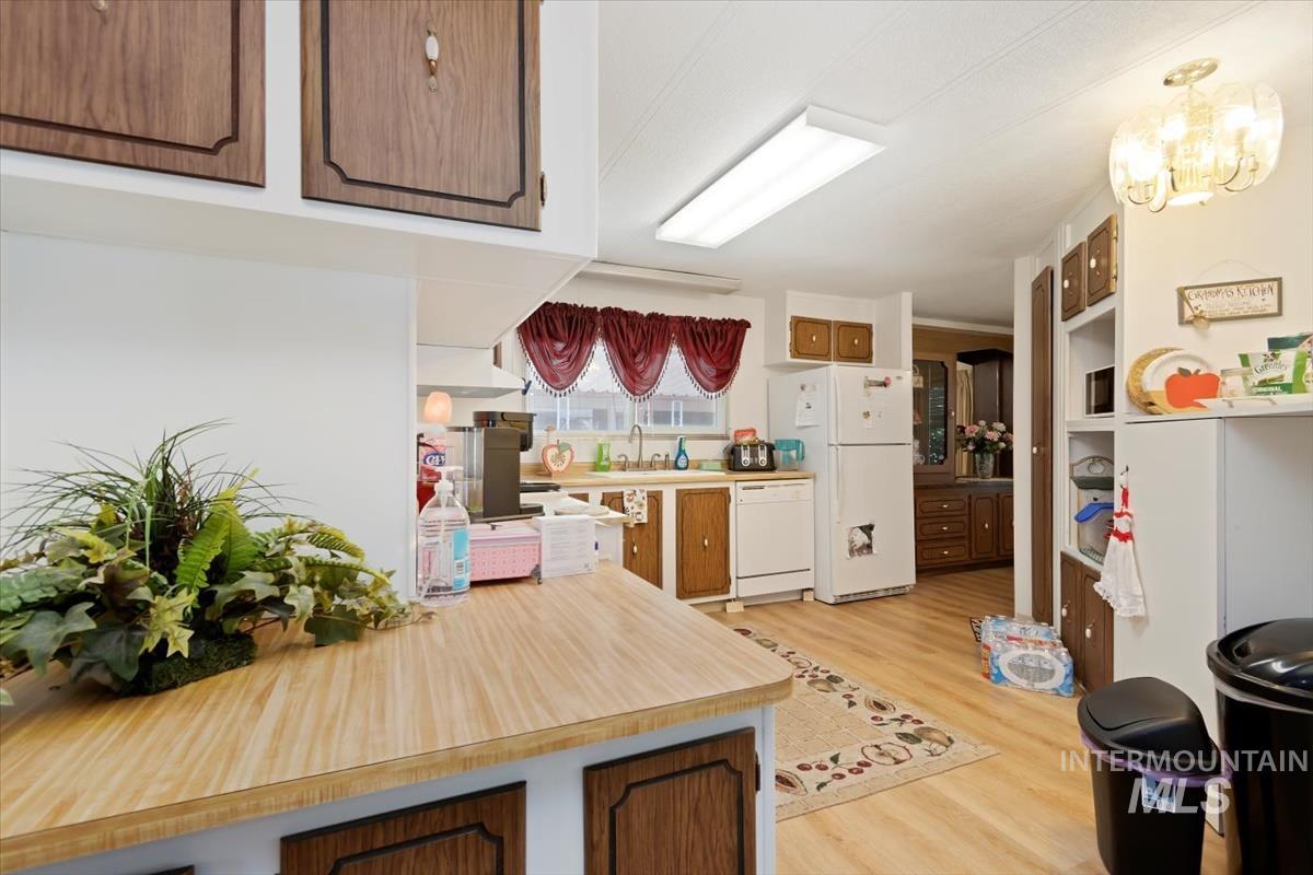 275 N Checola Cir, Boise, Idaho 83713-8004, 2 Bedrooms, 2 Bathrooms, Residential For Sale, Price $120,000,MLS 98968786